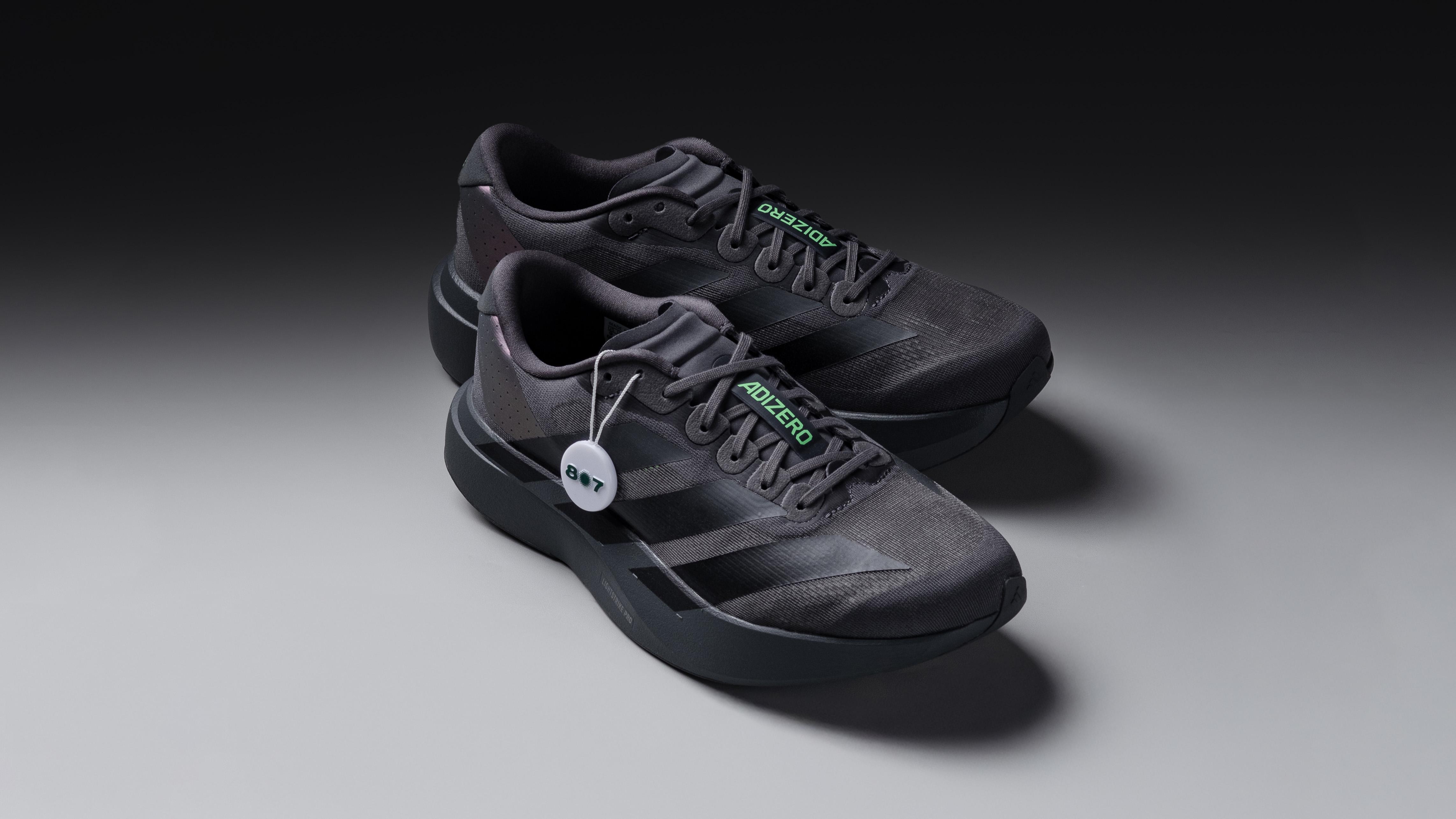 Visibilitas Malam dengan Adidas Adizero Evo SL Grey Black Lime Burst