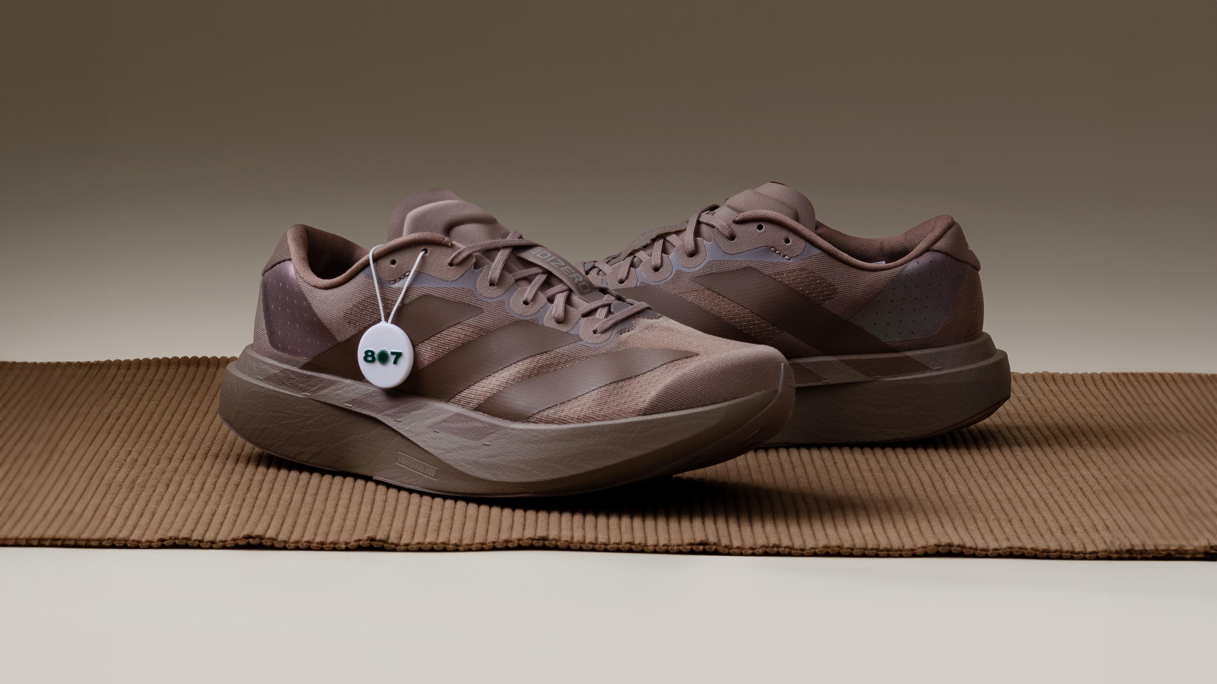 Gaya Kasual Sporty dengan Adidas Adizero Evo SL Mocha Brown