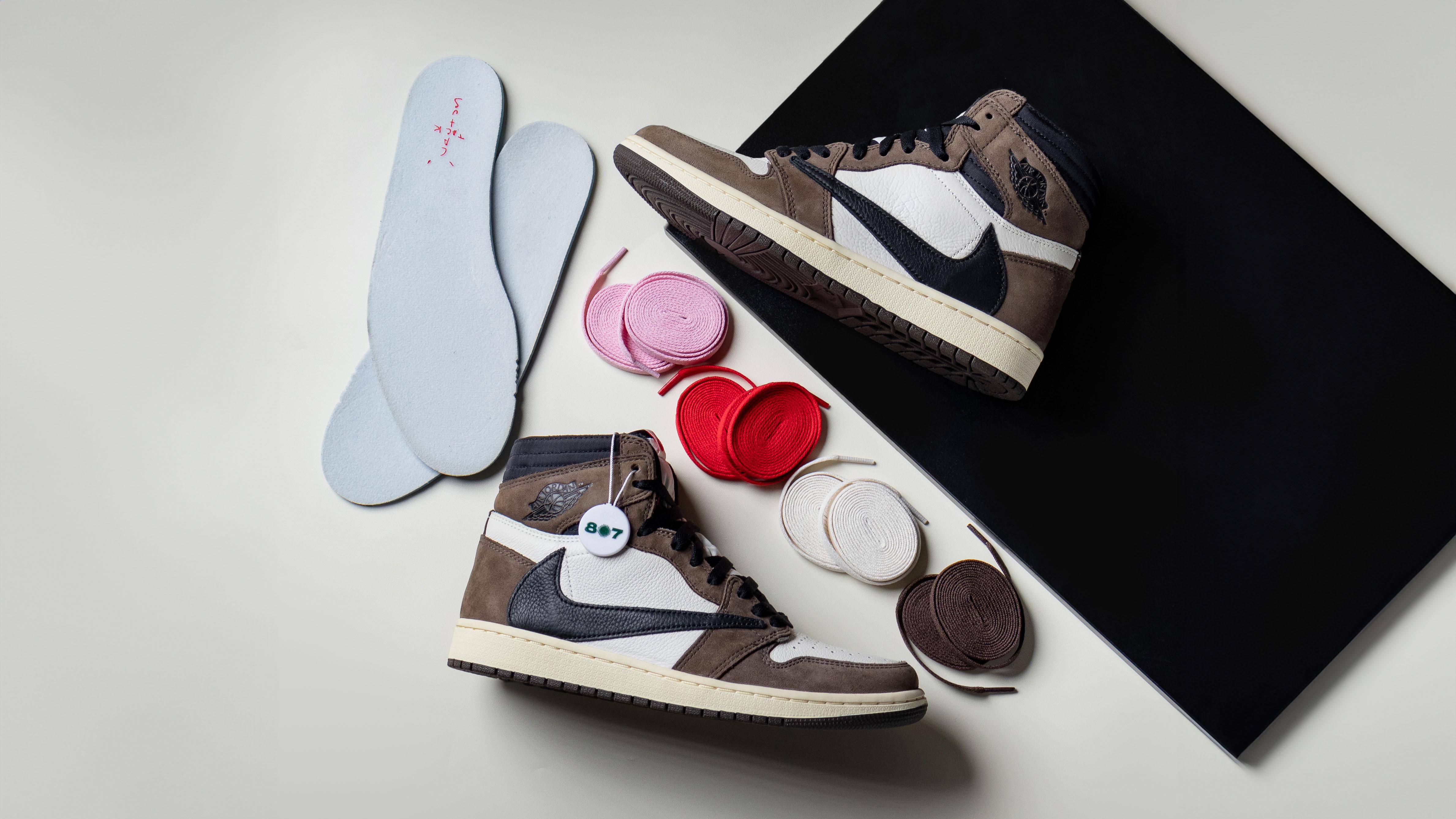 Air Jordan 1 Low vs Nike Dunk Low: Mana Lebih Worth It untuk Koleksi?