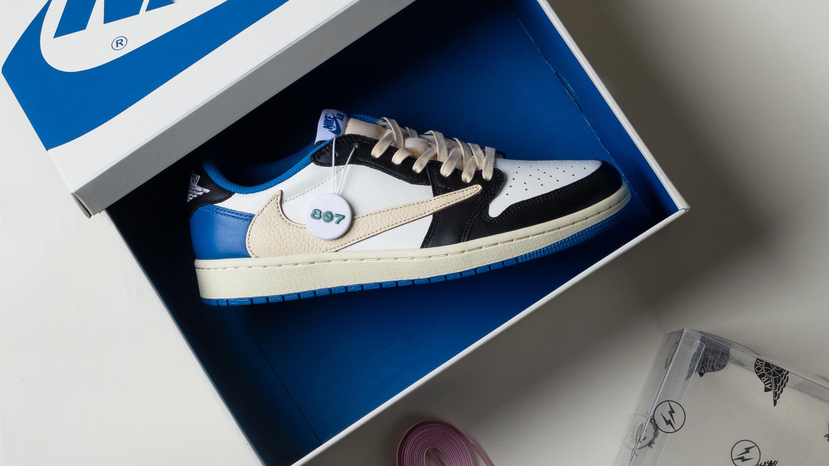 Hal yang Harus Diperhatikan Sebelum Membeli Sneakers Mahal