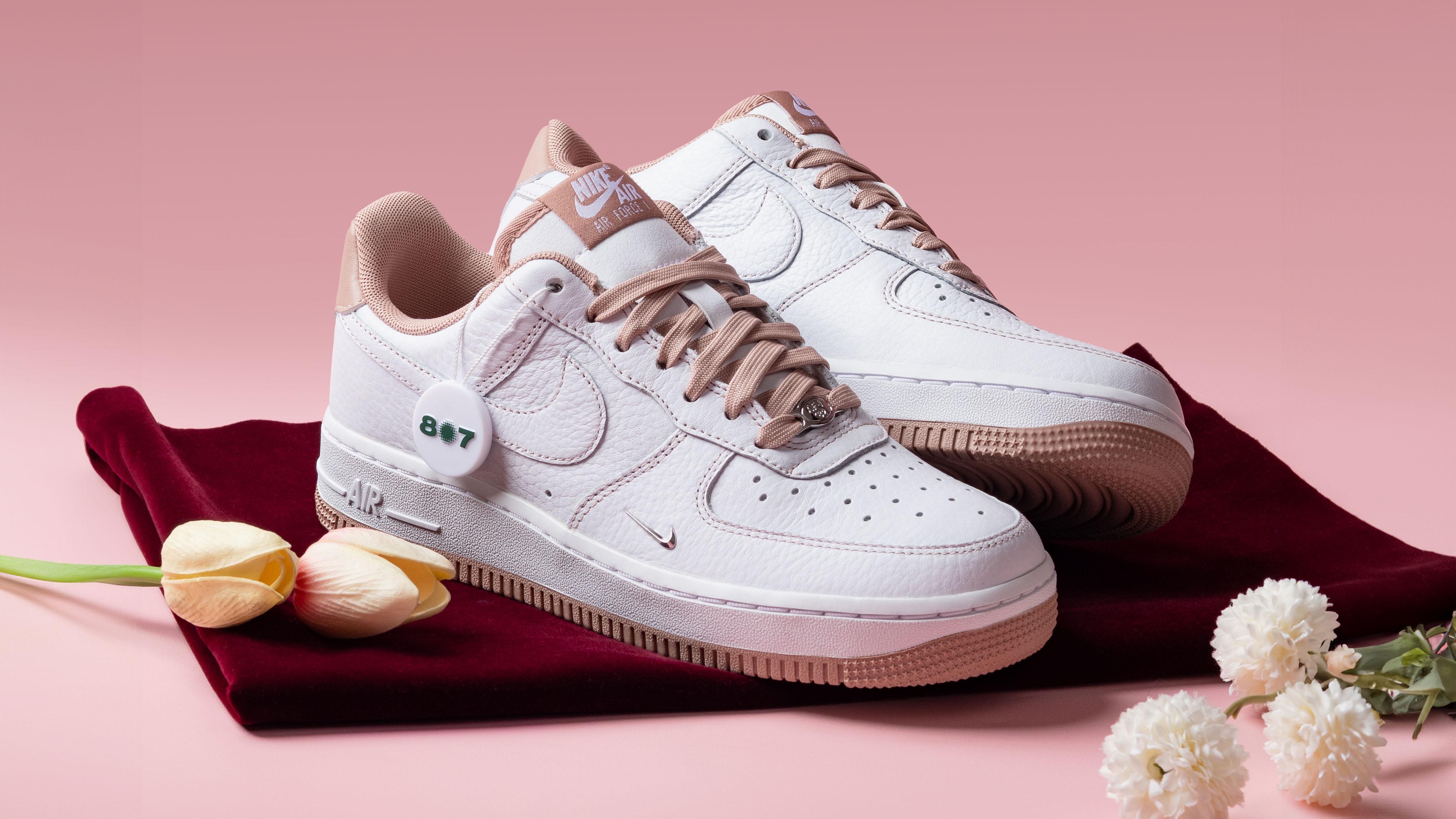 Sepatu Nike untuk Wanita yang Suka Clean Look: Warna dan Siluet yang Mudah Dipakai Sepatu Nike untuk Wanita yang Suka Clean Look: Warna dan Siluet yang Mudah Dipakai
