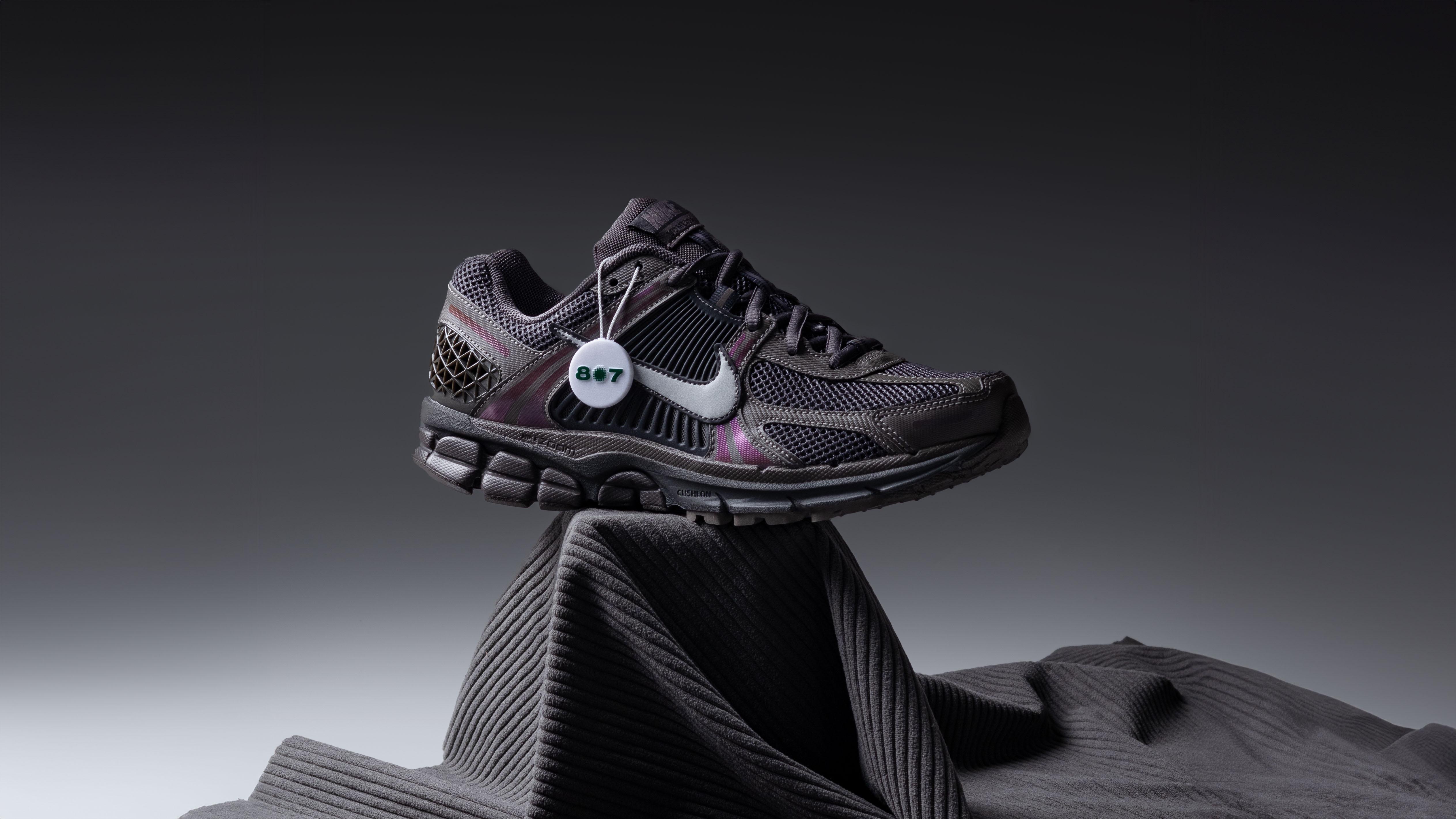 Sneakers Nike untuk Cuaca Bandung: Pilihan Material dan Warna yang Lebih Aman
