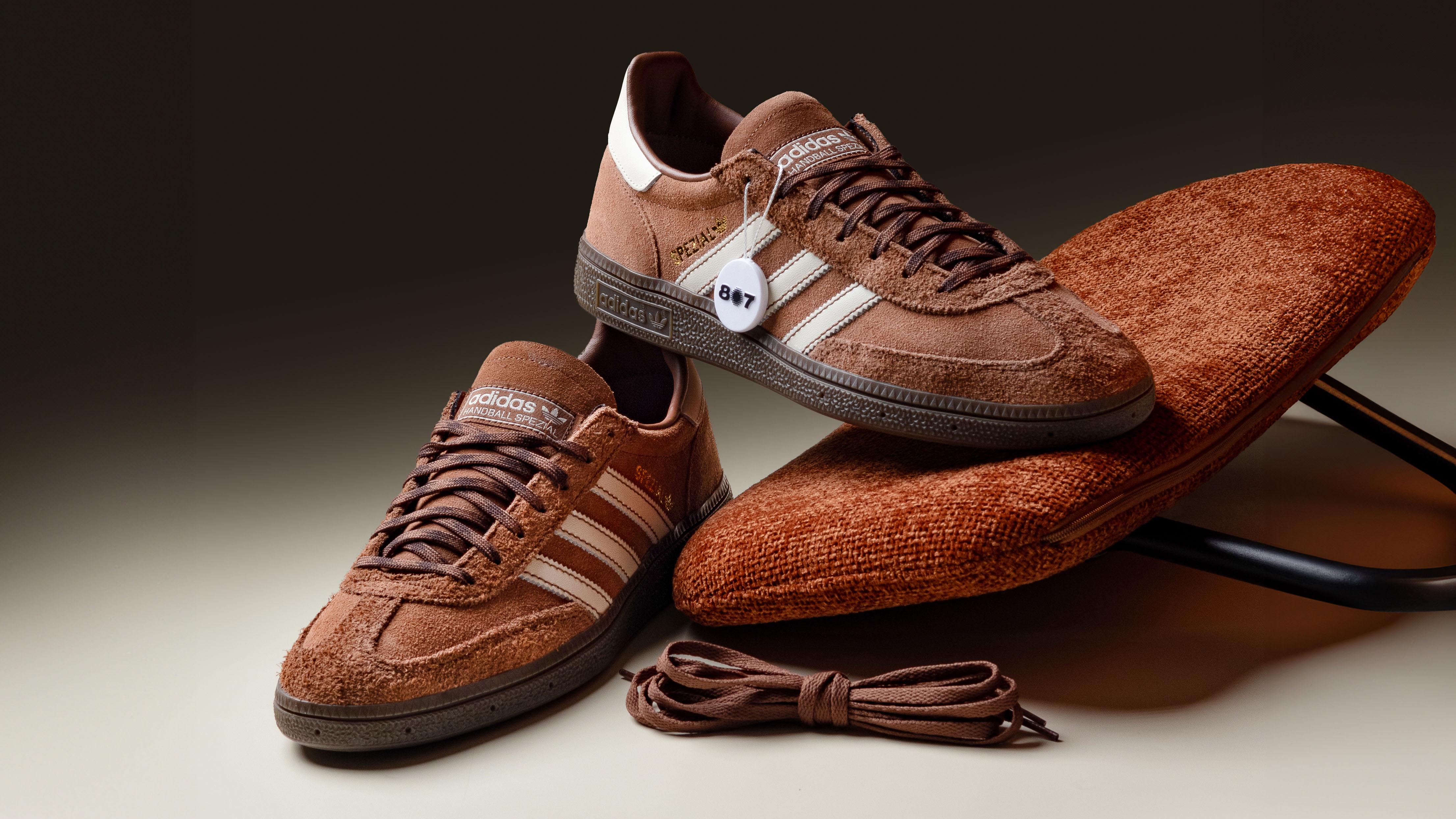 Perbedaan Konstruksi Suede, Leather, dan Mesh pada Sneakers Adidas