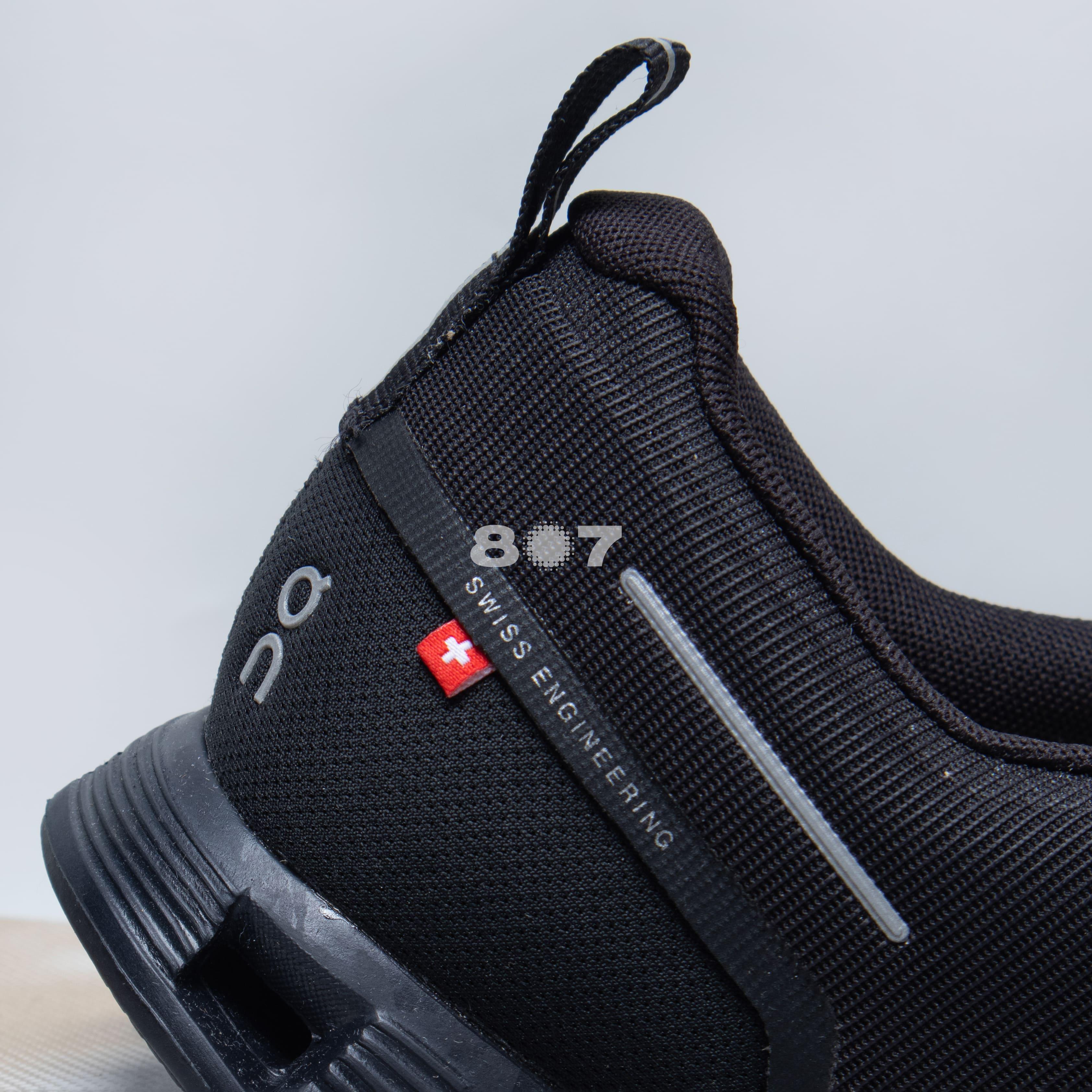 ON Cloud 5 Waterproof All Black