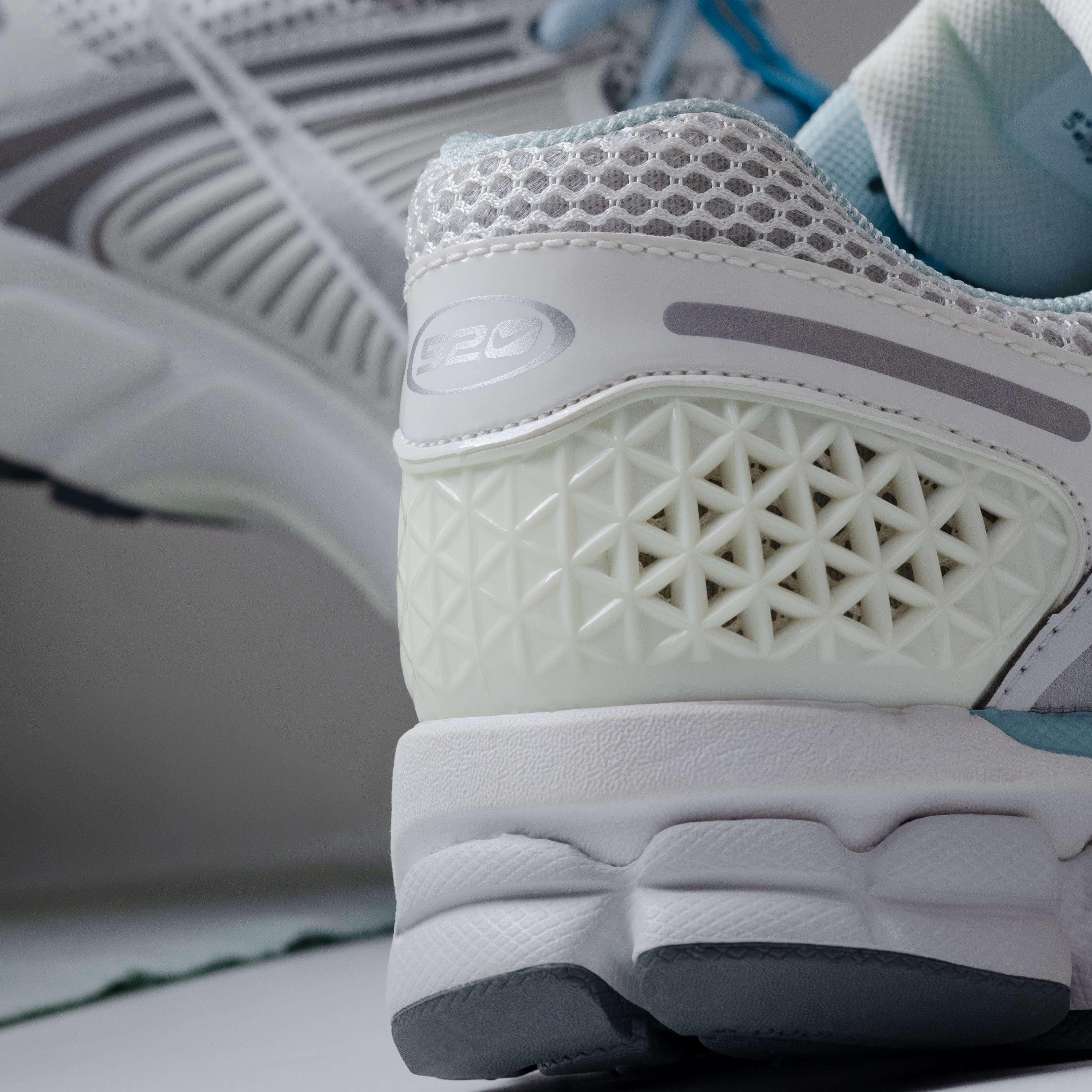 Nike Zoom Vomero 5 520 Pack Ocean Bliss White