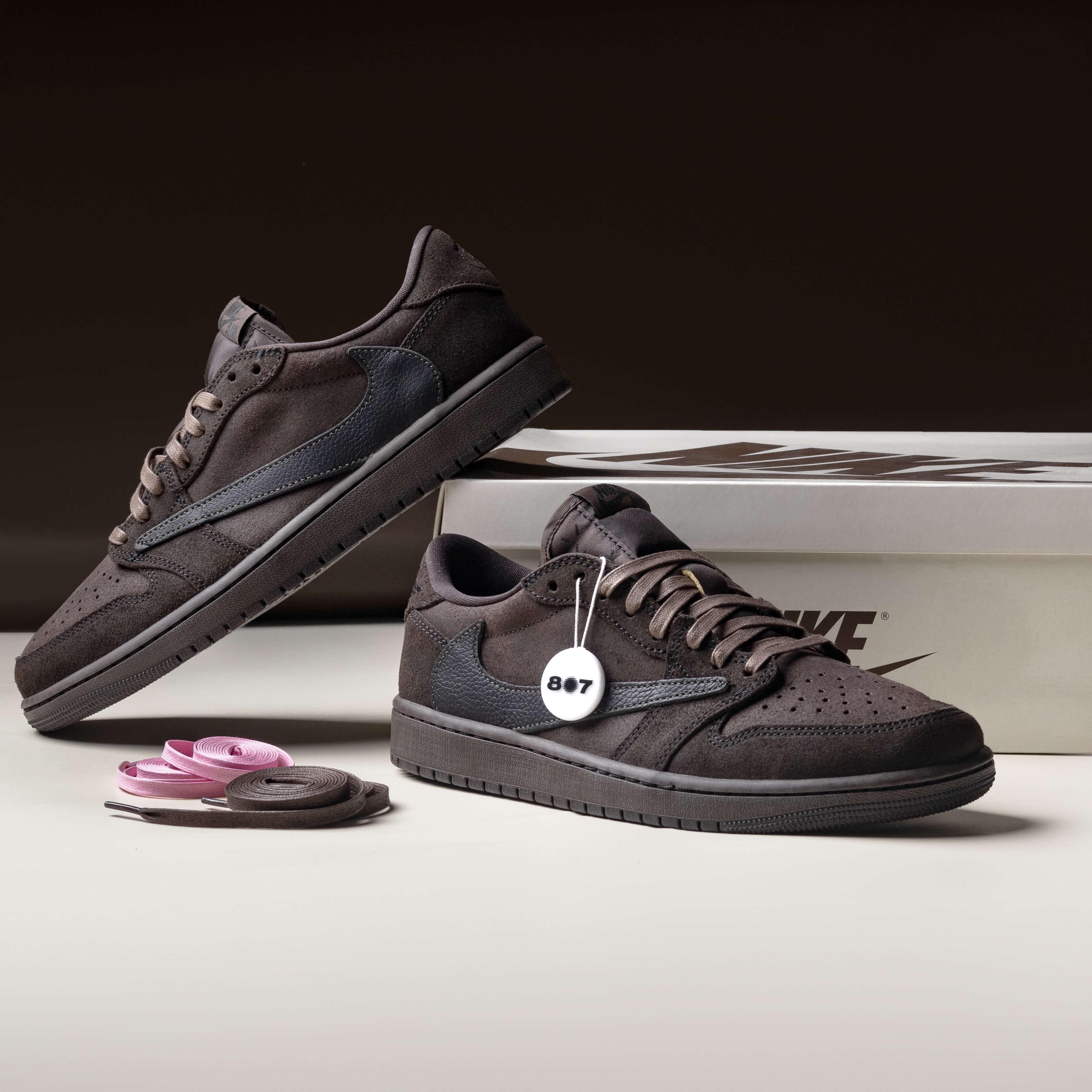 Air Jordan 1 Low OG Travis Scott Velvet Brown