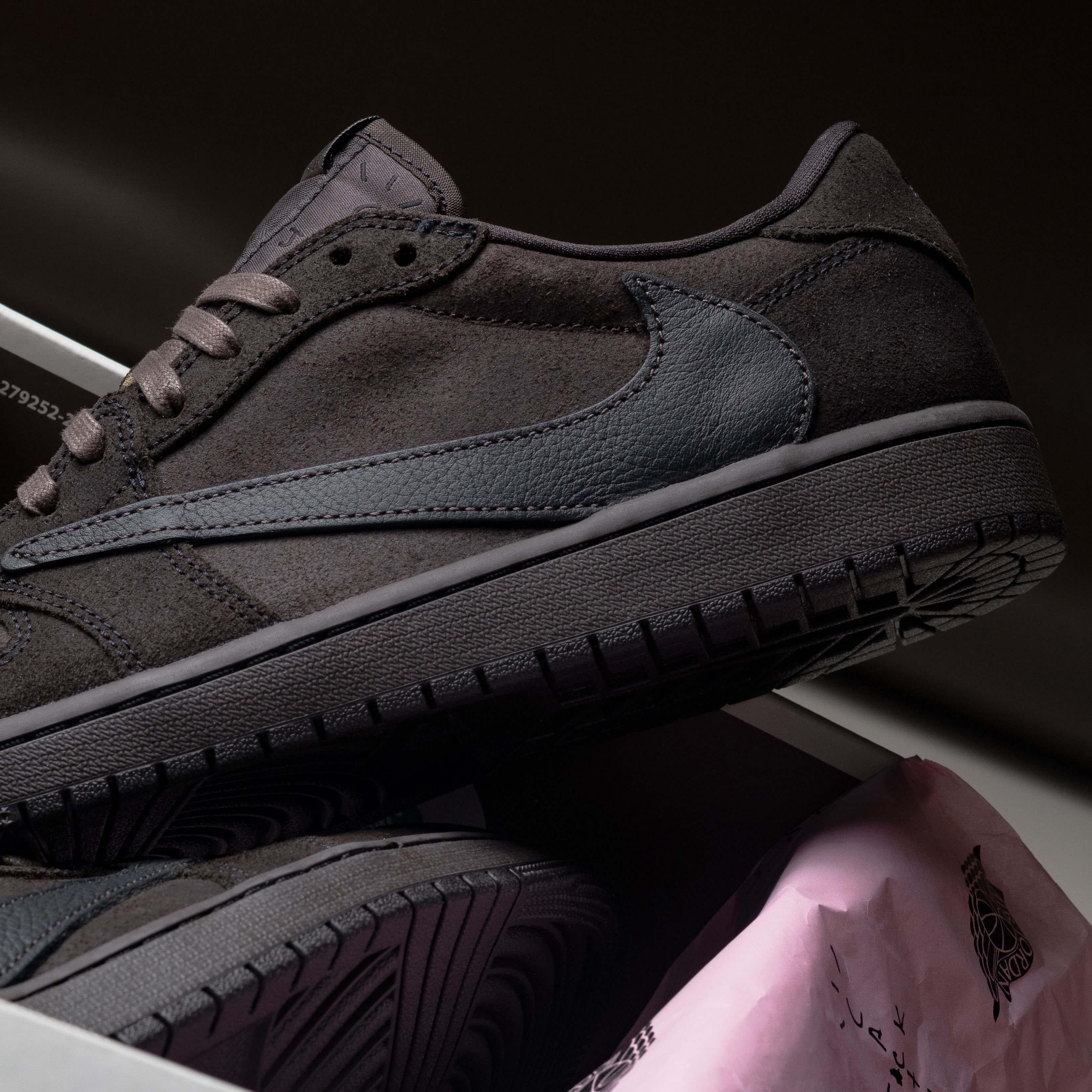 Air Jordan 1 Low OG Travis Scott Velvet Brown