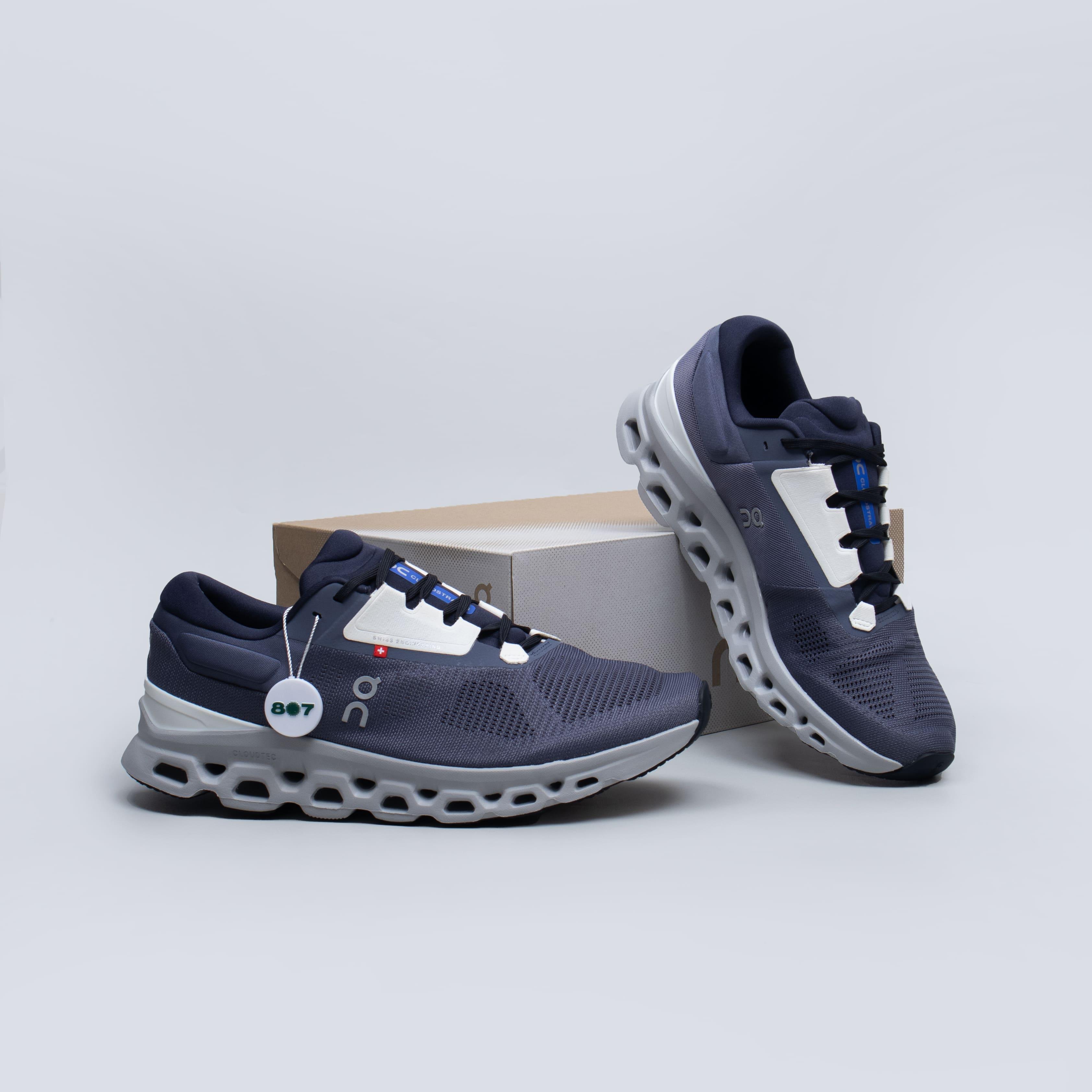 ON Cloudstratus 3 Metal Glacier Navy