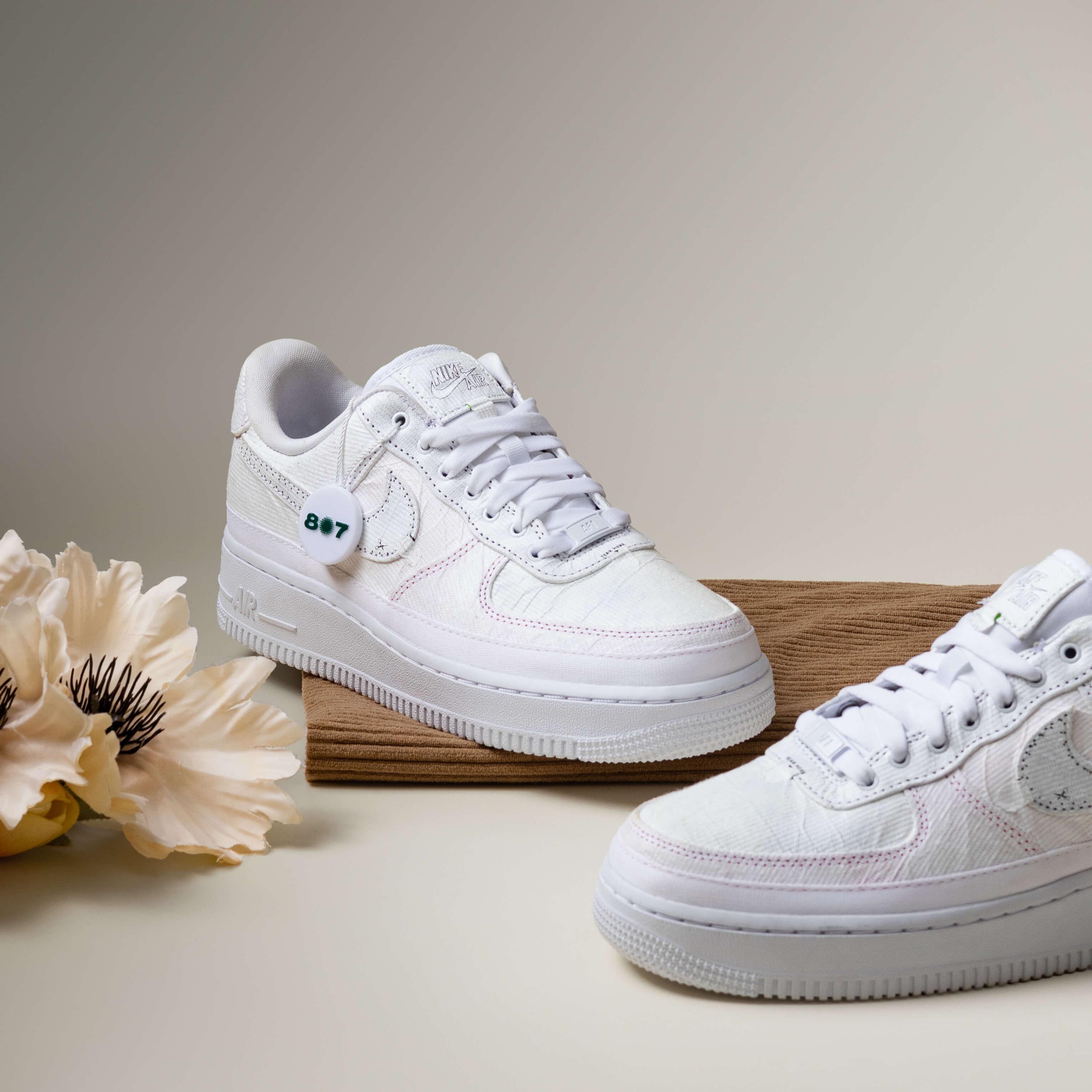 Air Force 1 Low White Tear Away
