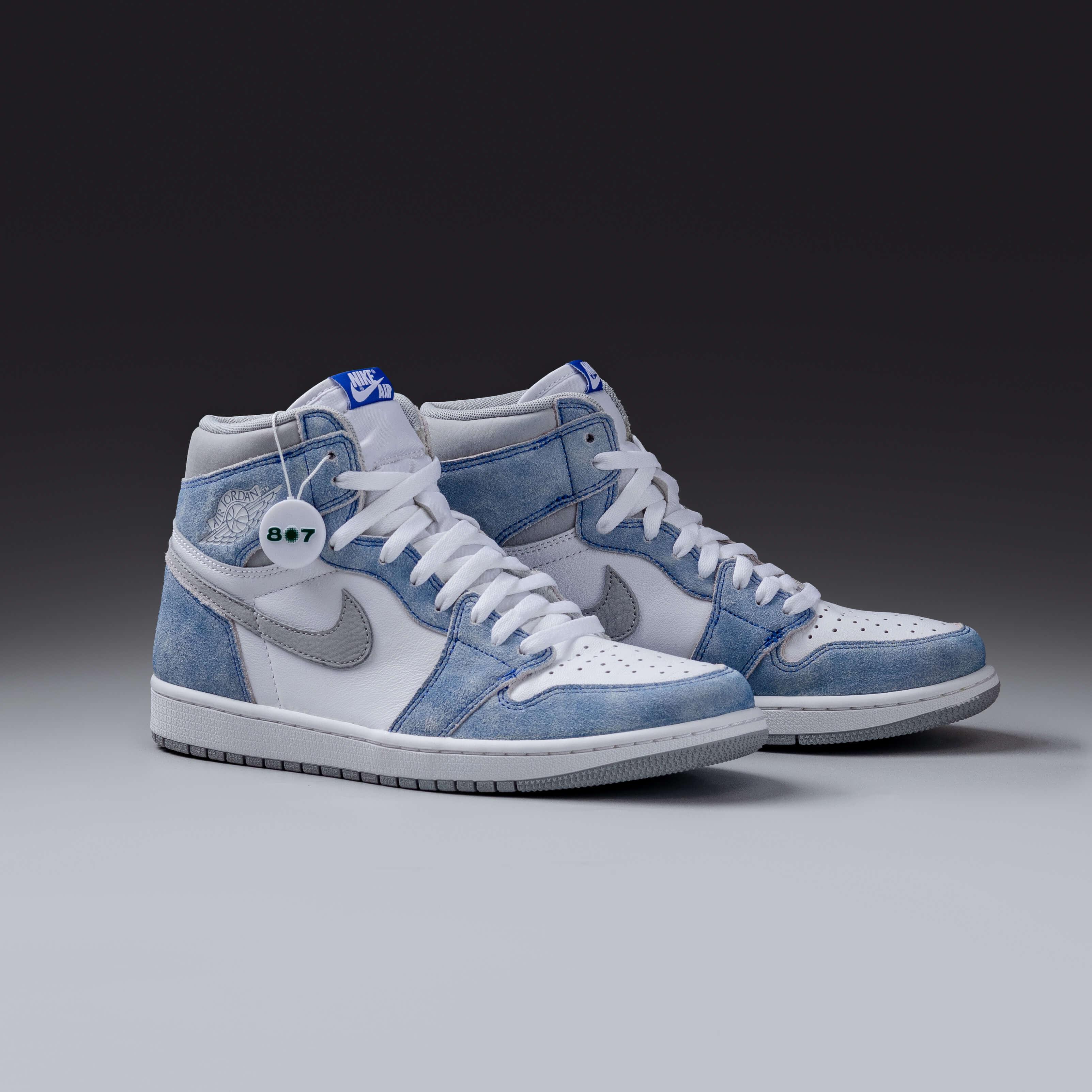 Air Jordan 1 High Hyper Royal