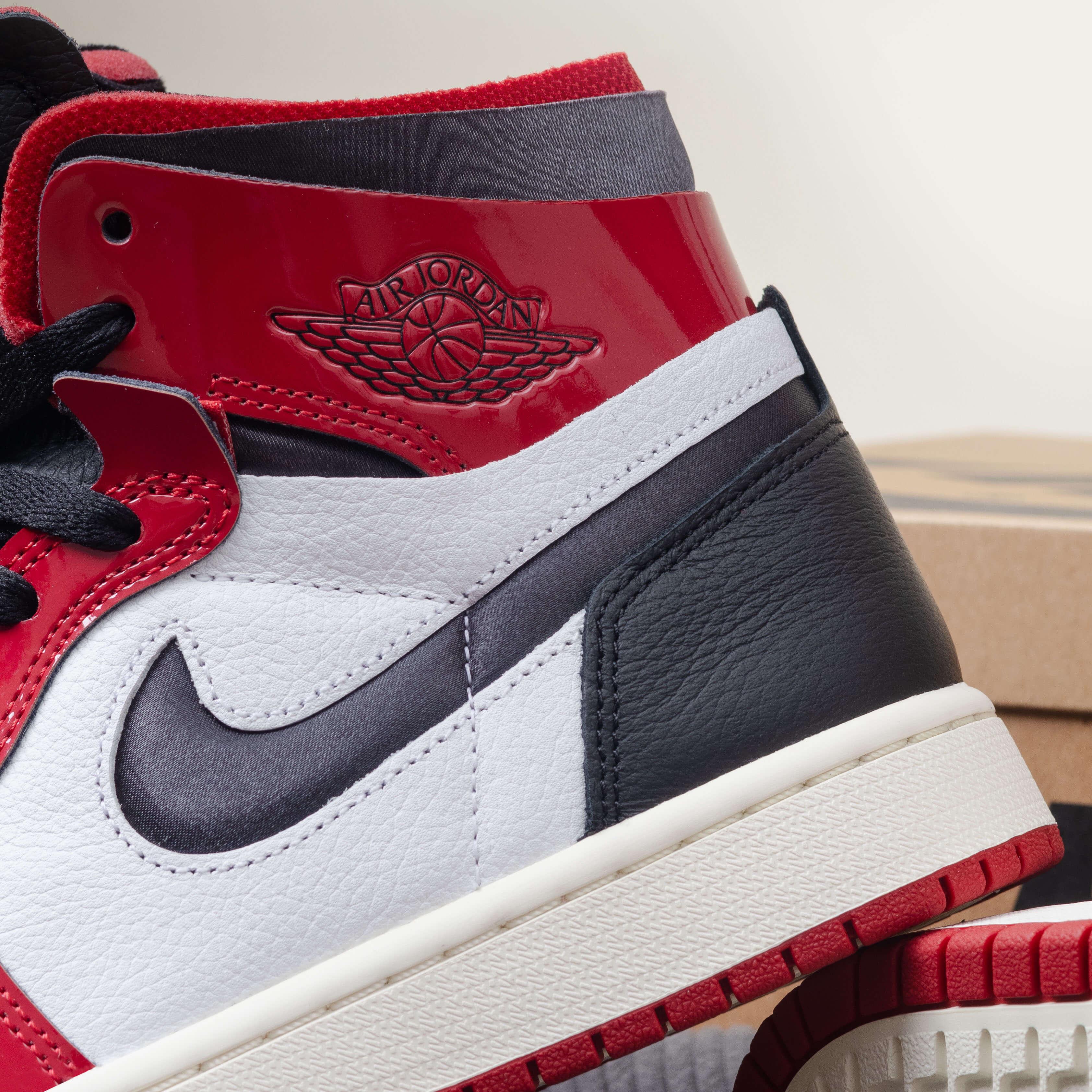 Air Jordan 1 High Zoom Patent Chicago