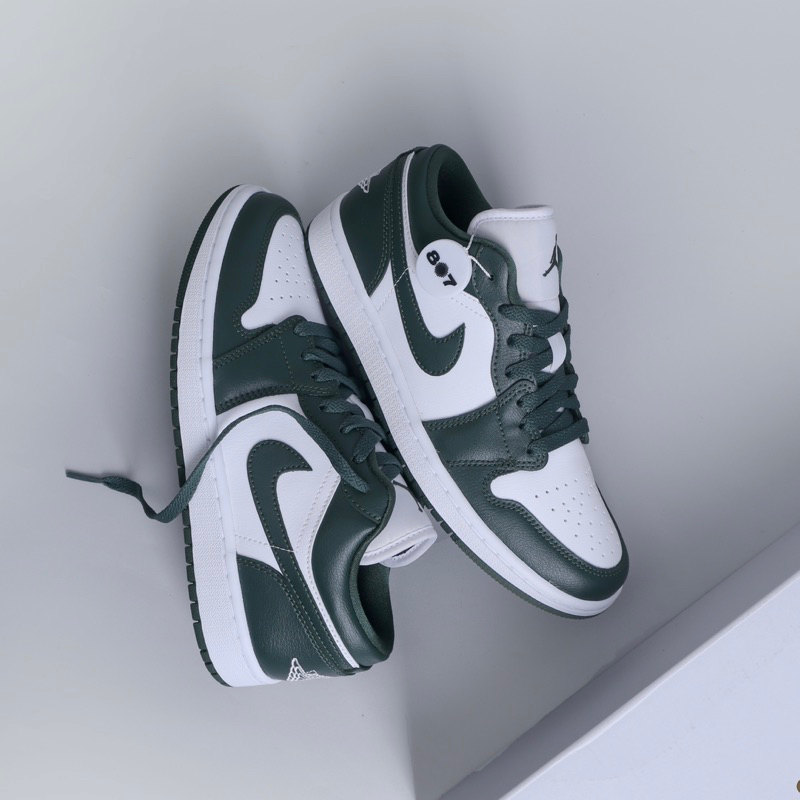Air Jordan 1 Low Galactic Jade Green