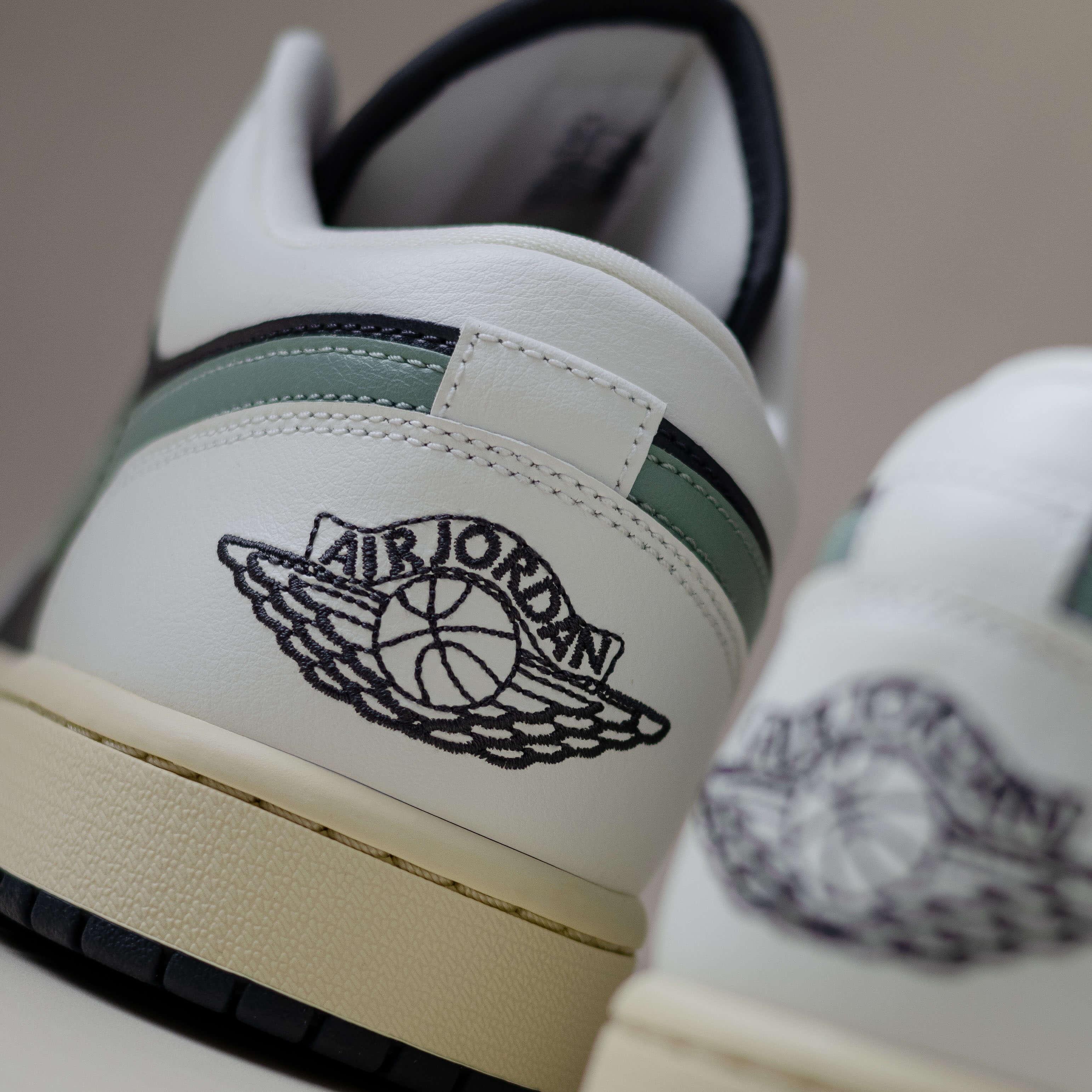 Air Jordan 1 Low Jade Smoke