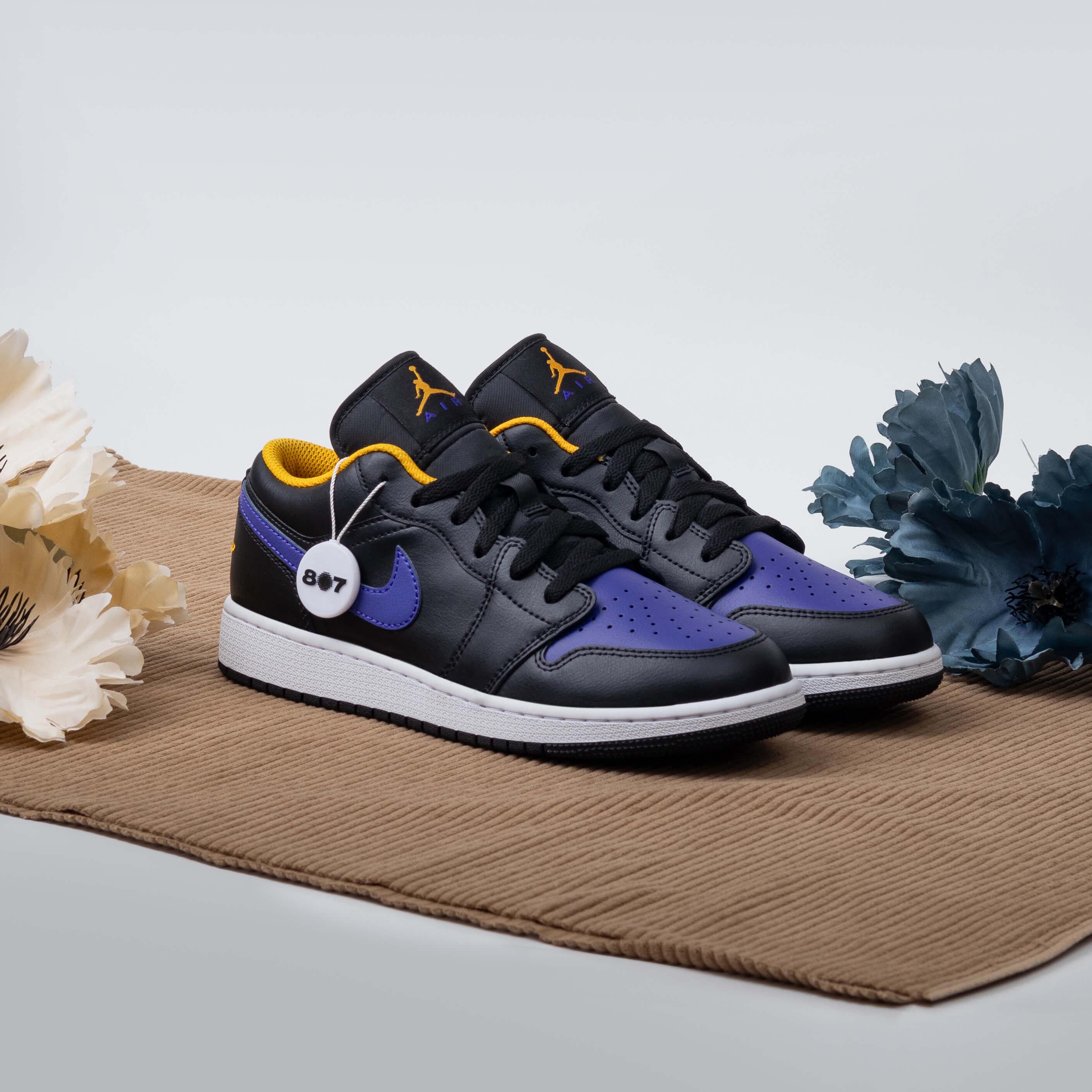 Air Jordan 1 Low Lakers GS Women