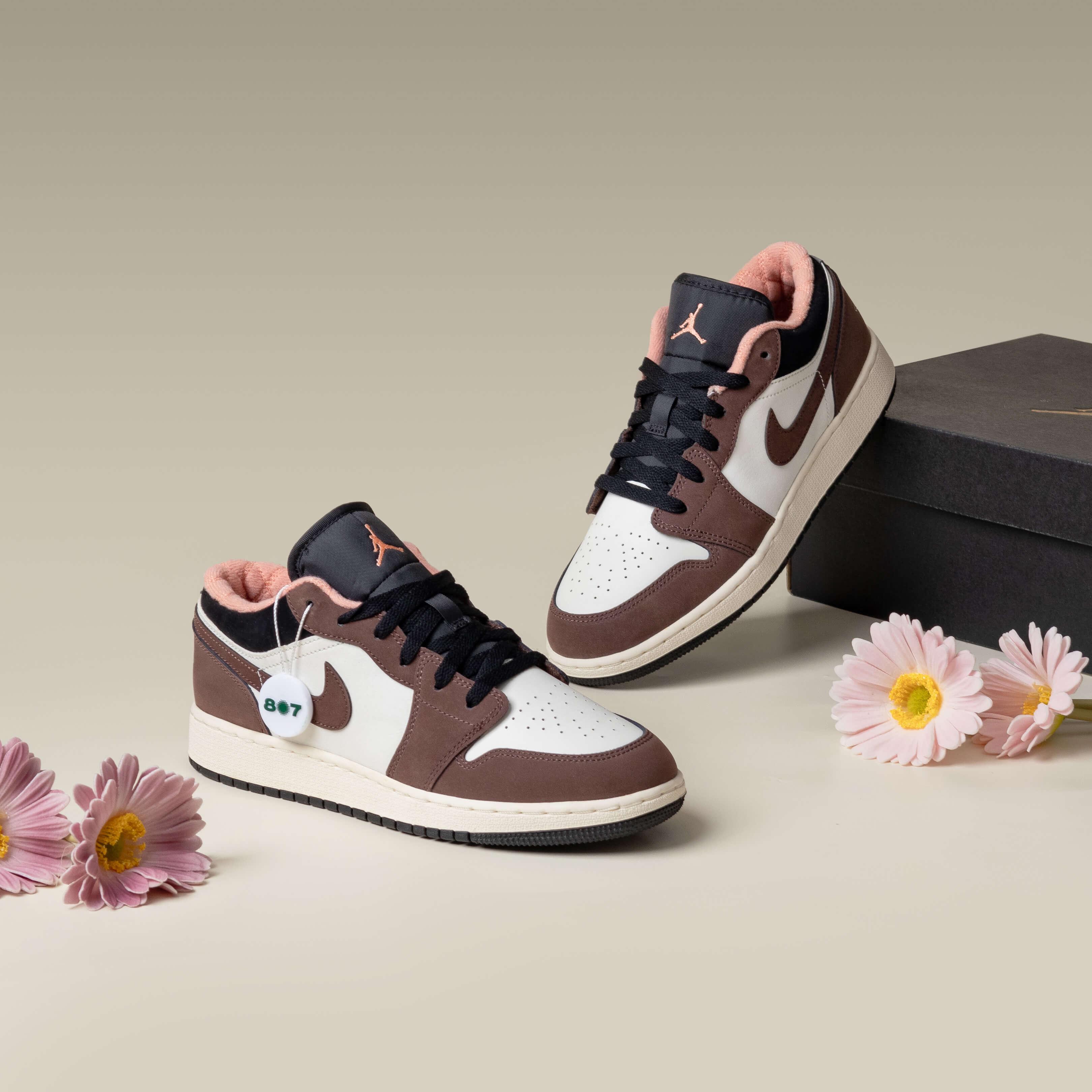 Air Jordan 1 Low Mocha GS Women