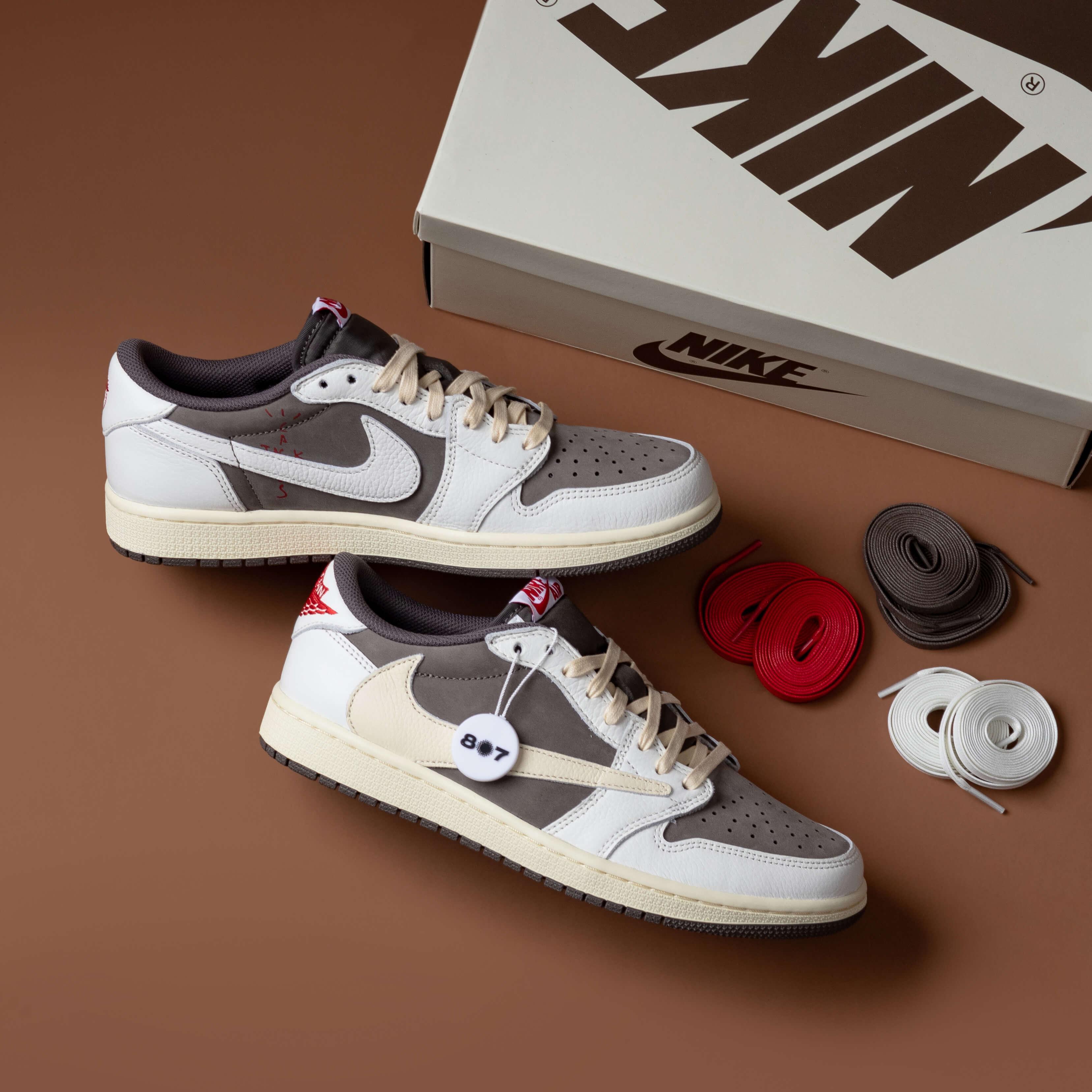 Air Jordan 1 Low Travis Scott Reverse Mocha