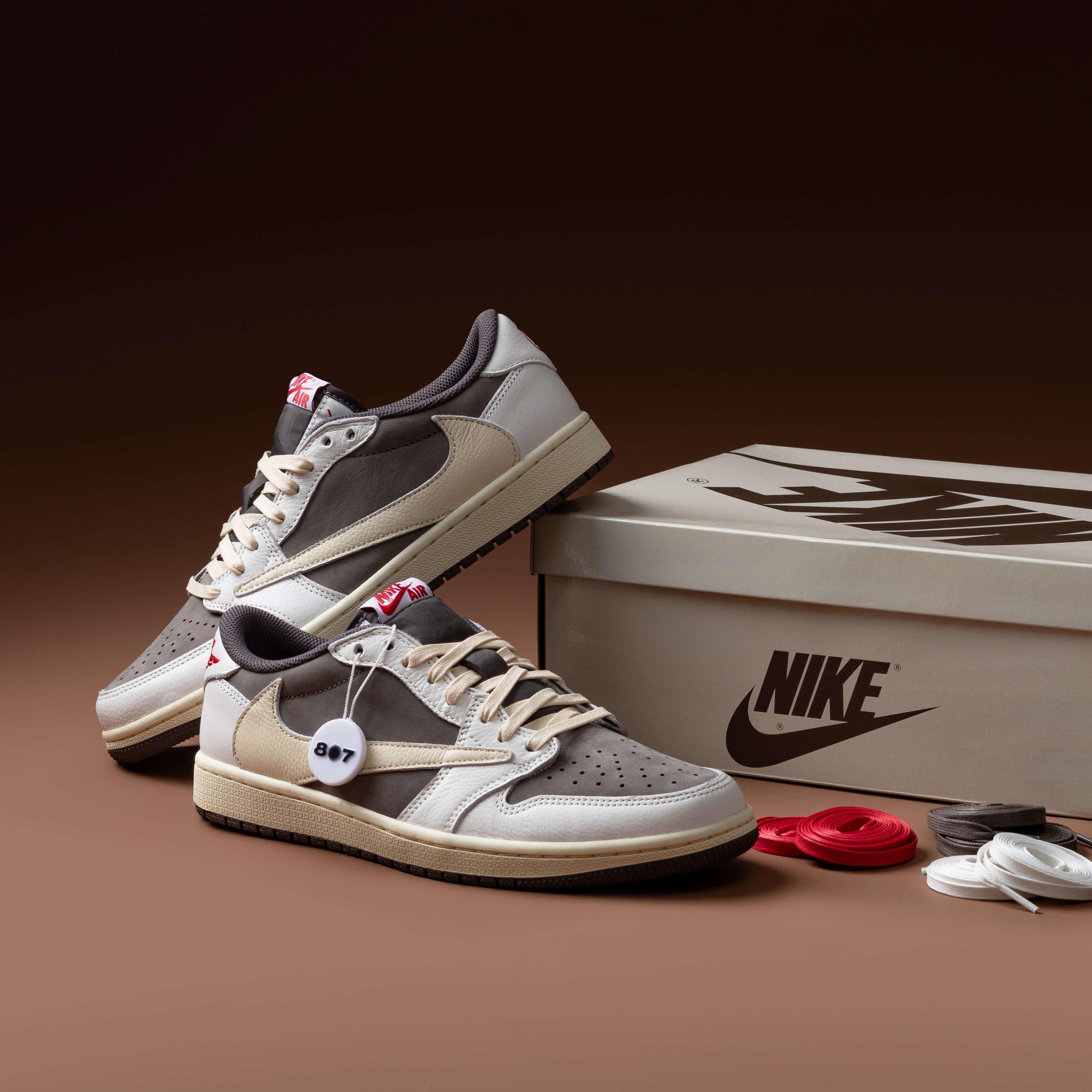 Air Jordan 1 Low Travis Scott Reverse Mocha