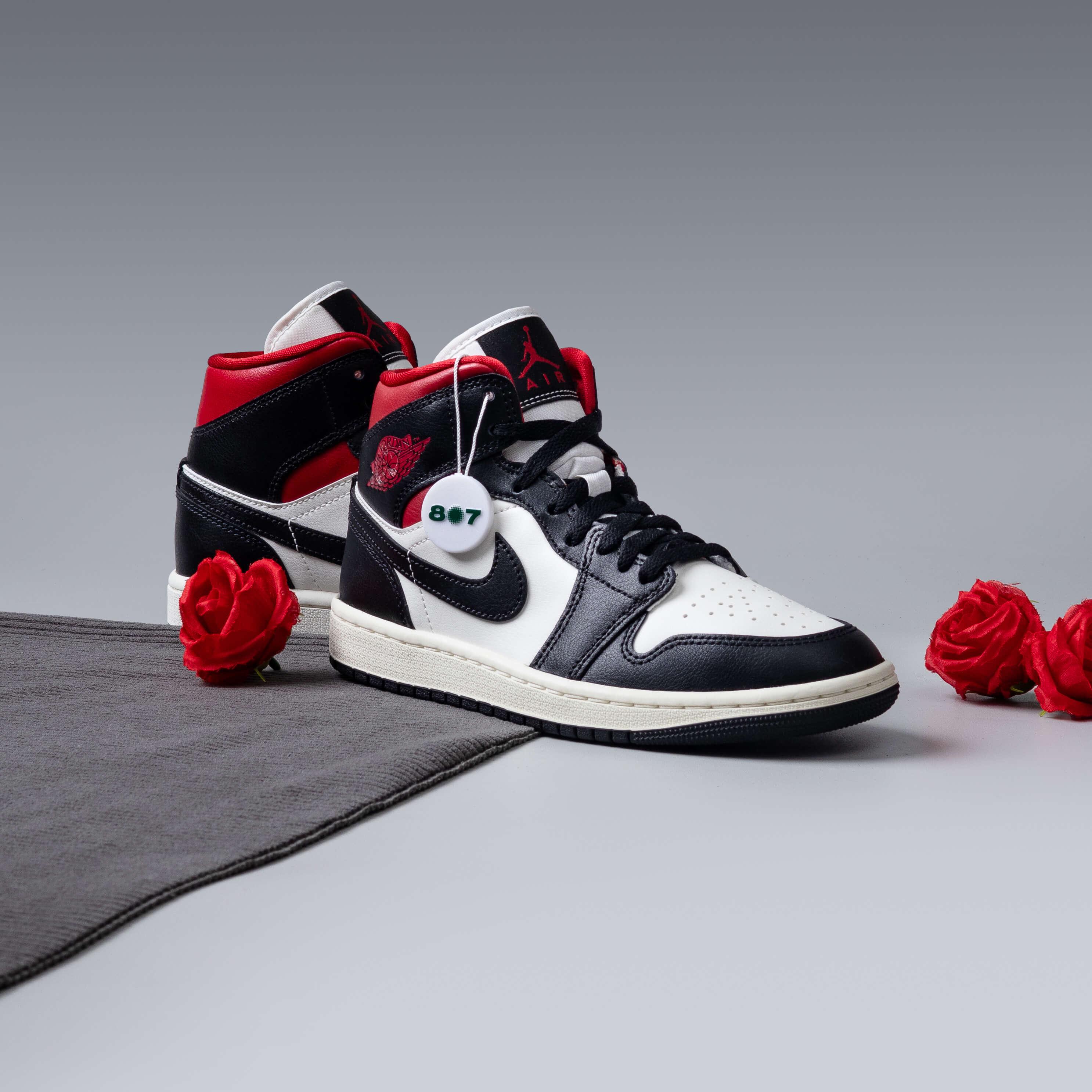 Air Jordan 1 Mid Gym Red Panda