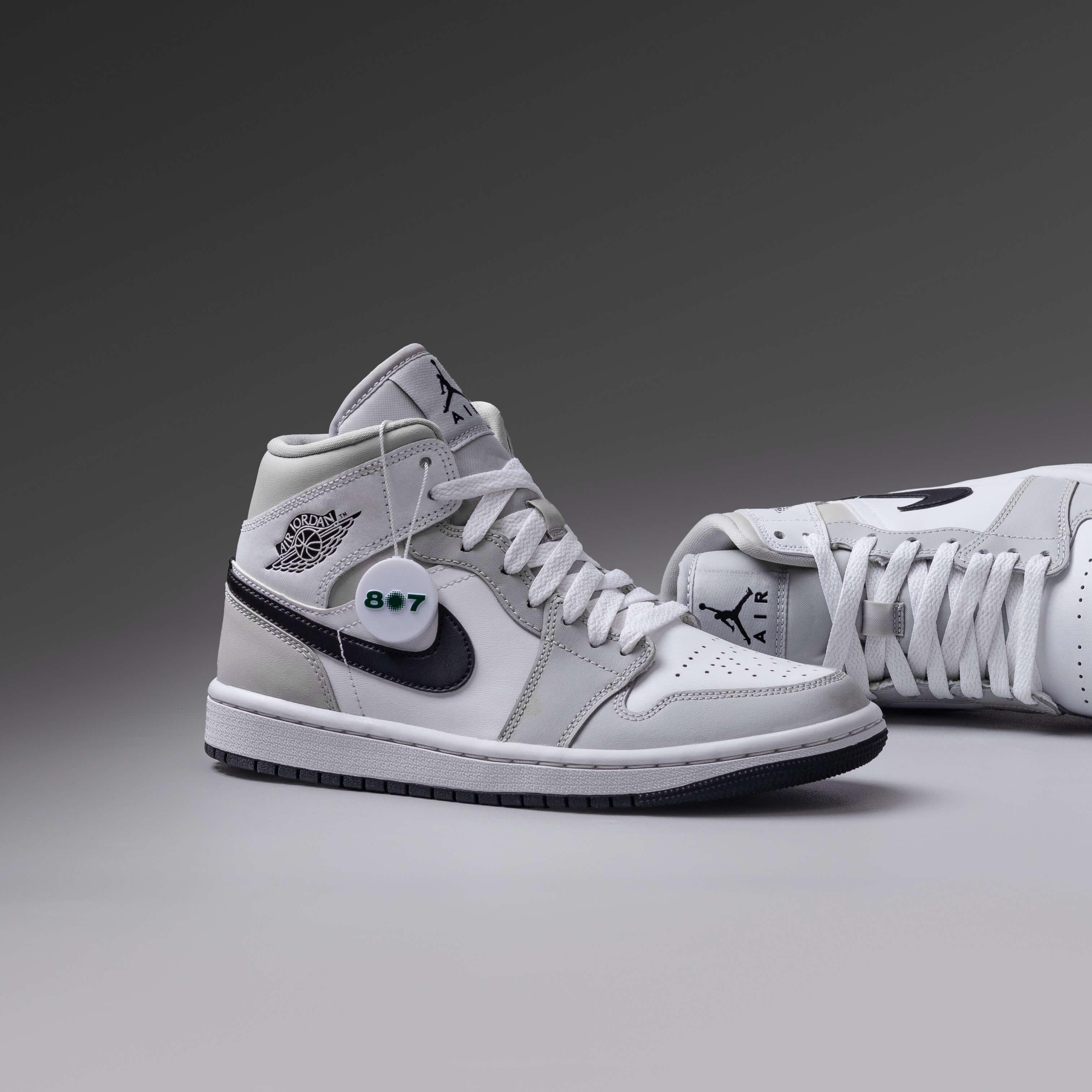 Air Jordan 1 Mid Light Grey