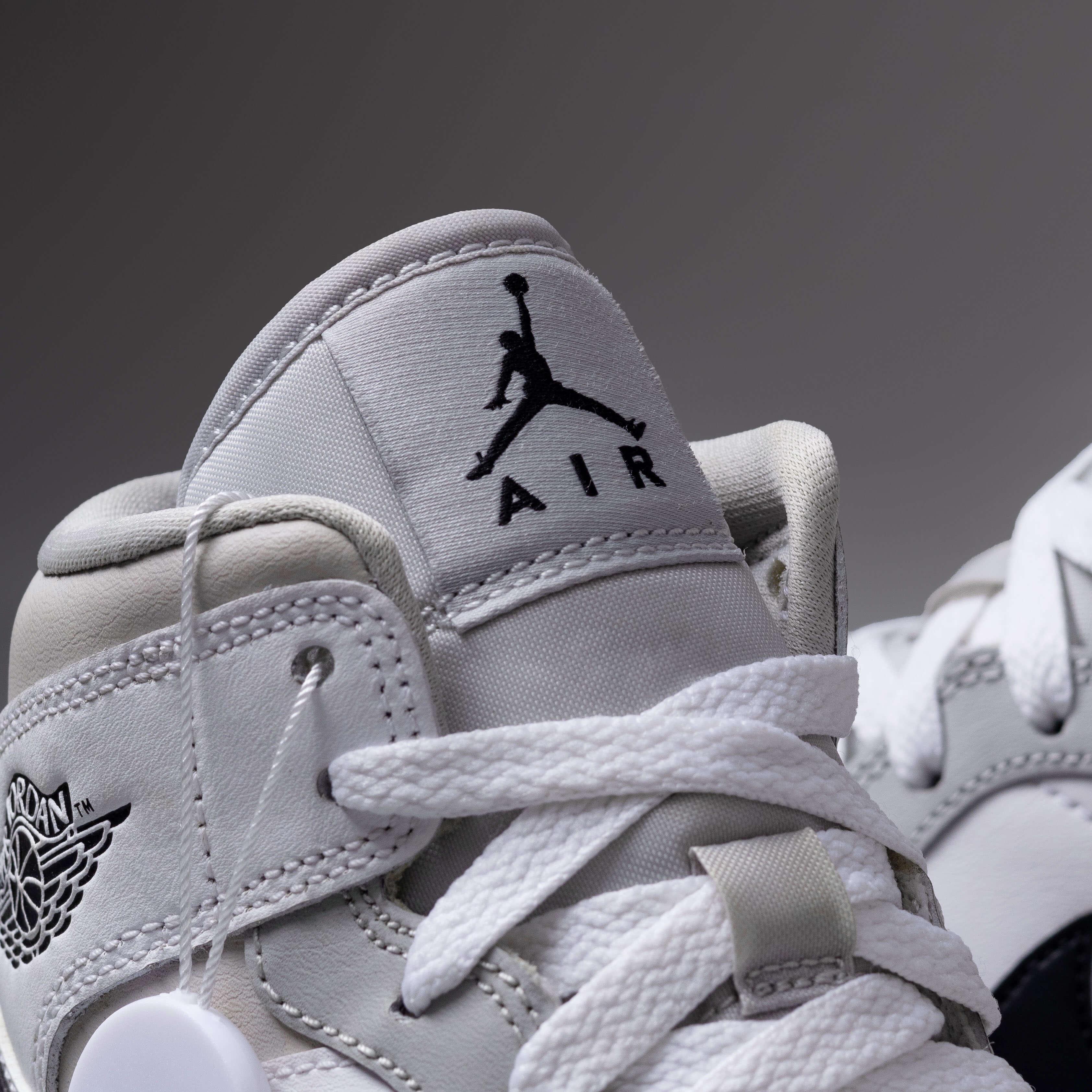 Air Jordan 1 Mid Light Grey