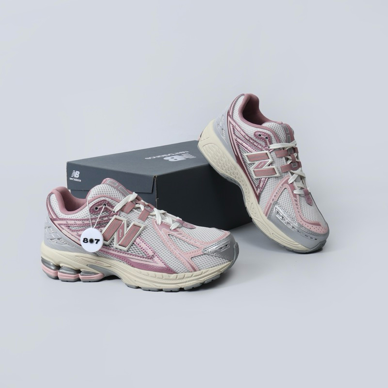 New Balance 1906R Big Kid Wide Metallic Pink