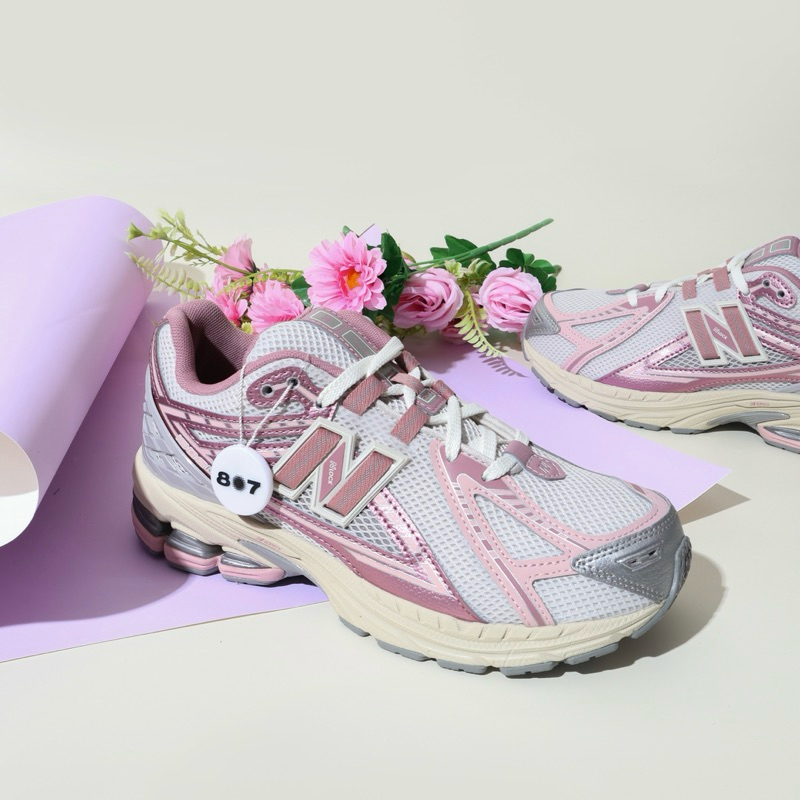 New Balance 1906R Big Kid Wide Metallic Pink