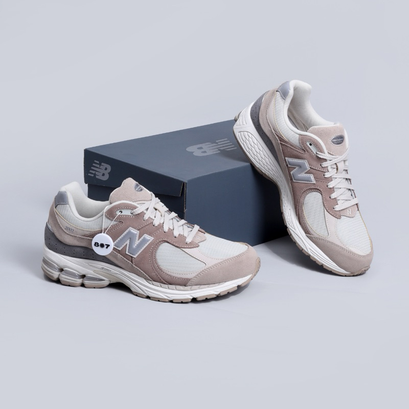 New Balance 2002R Driftwood Sandstone