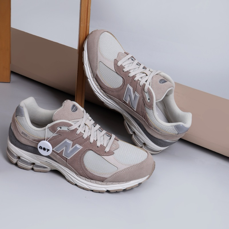 New Balance 2002R Driftwood Sandstone