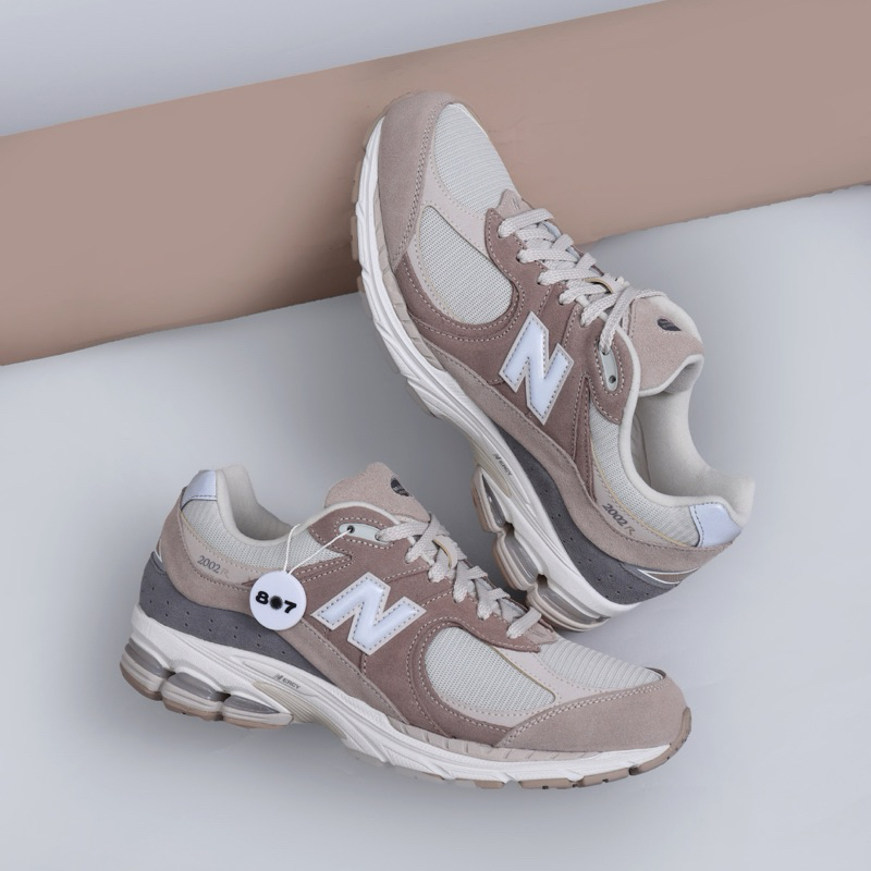New Balance 2002R Driftwood Sandstone
