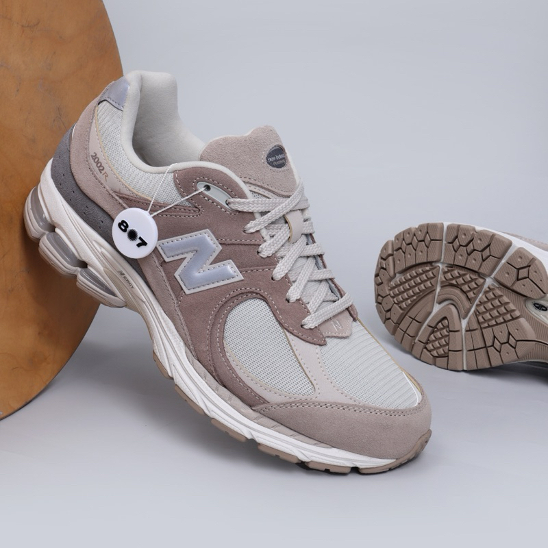 New Balance 2002R Driftwood Sandstone