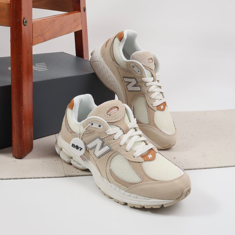 New Balance 2002R Sandstone