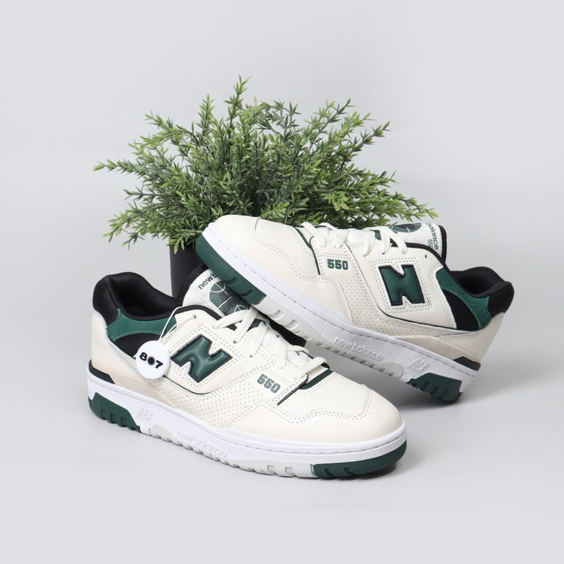 New Balance 550 Sea Salt Pine Green