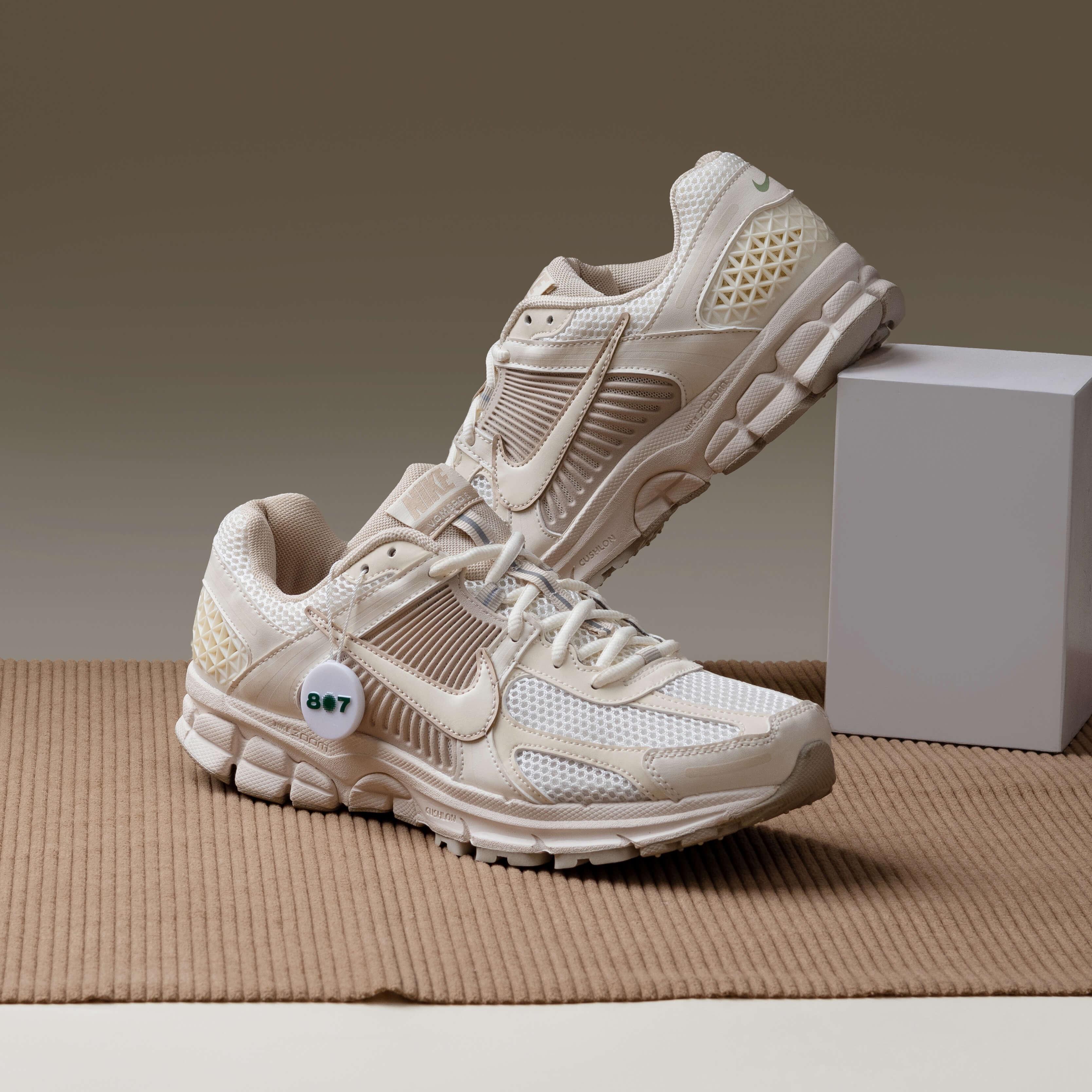 Nike Zoom Vomero 5 Sail Light Orewood Brown