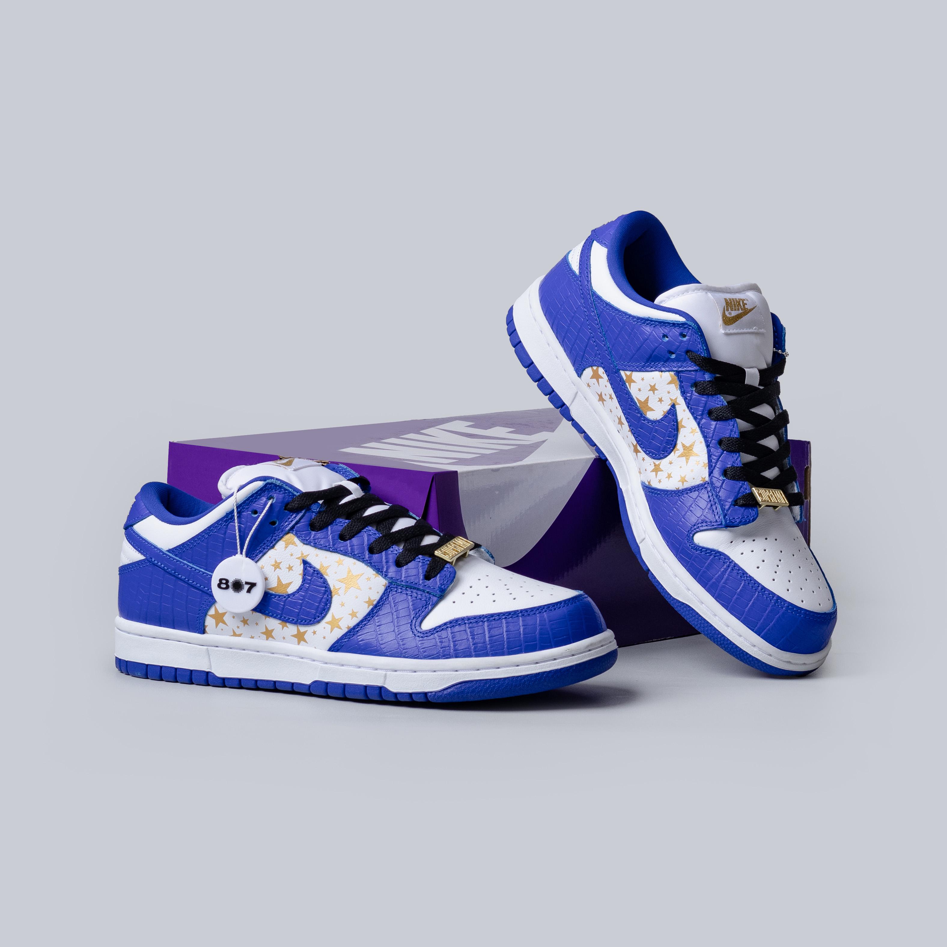 SB Dunk Low Sup. Hyper Royal