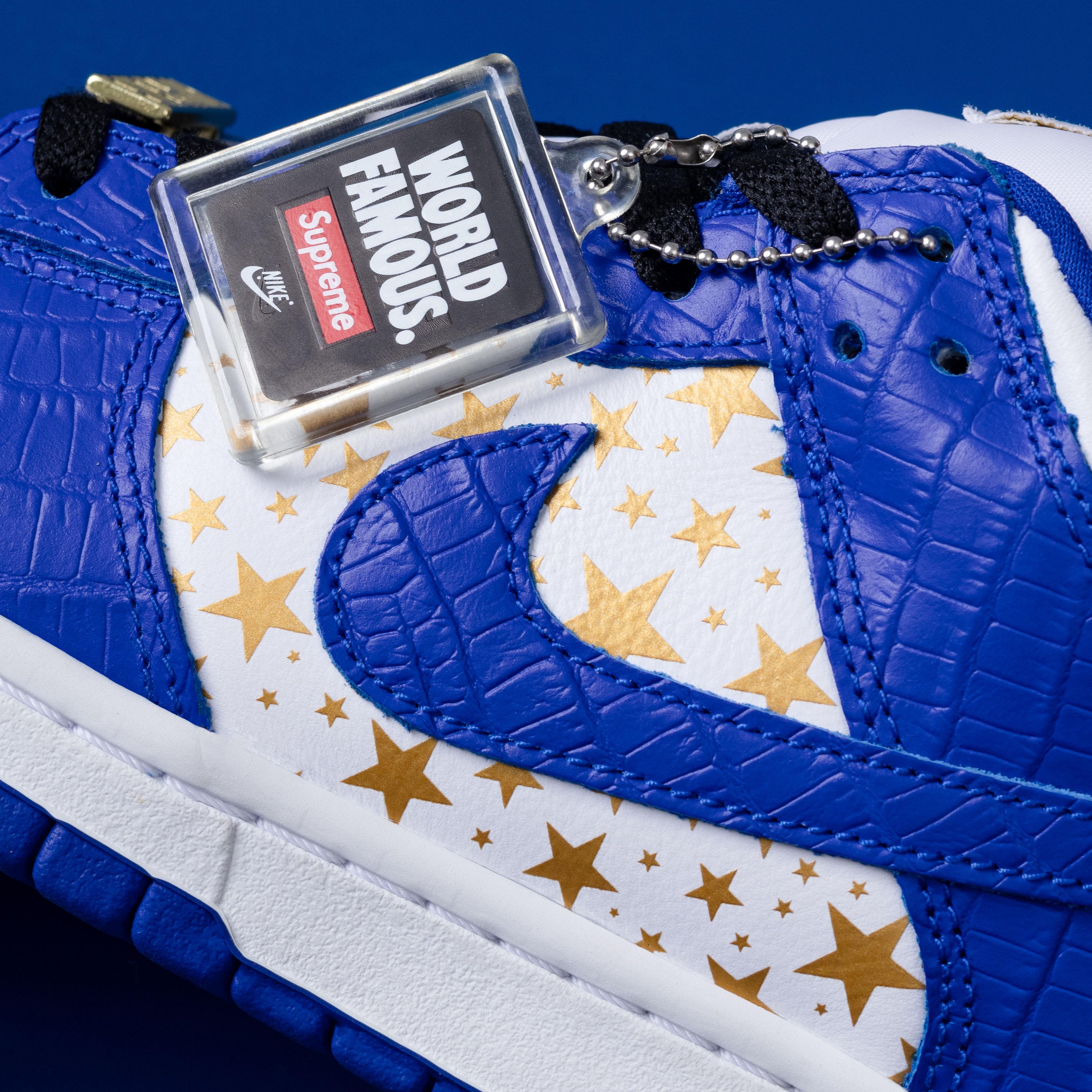 SB Dunk Low Sup. Hyper Royal