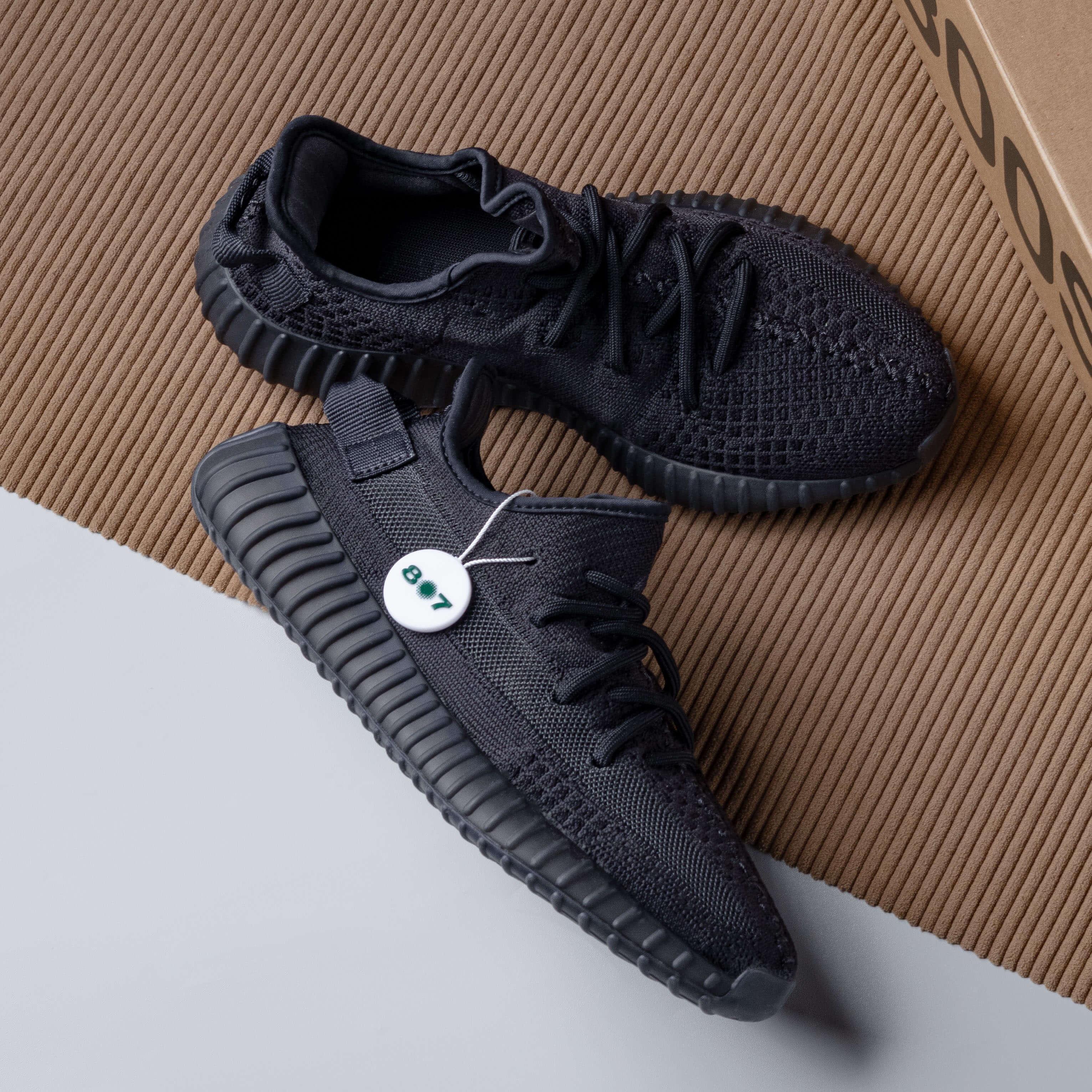 Yeezy Boost 350 V2 Onyx Black