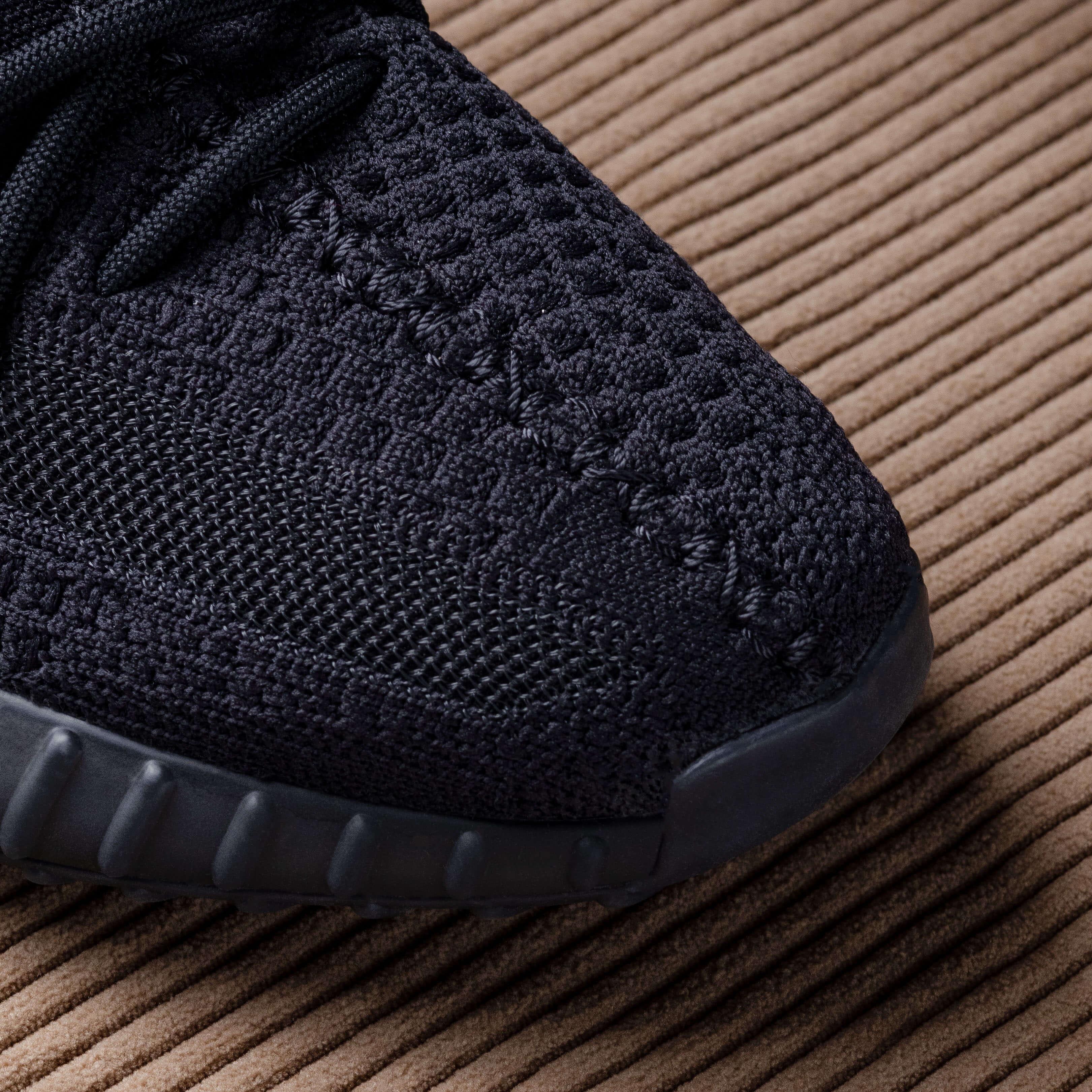 Yeezy Boost 350 V2 Onyx Black