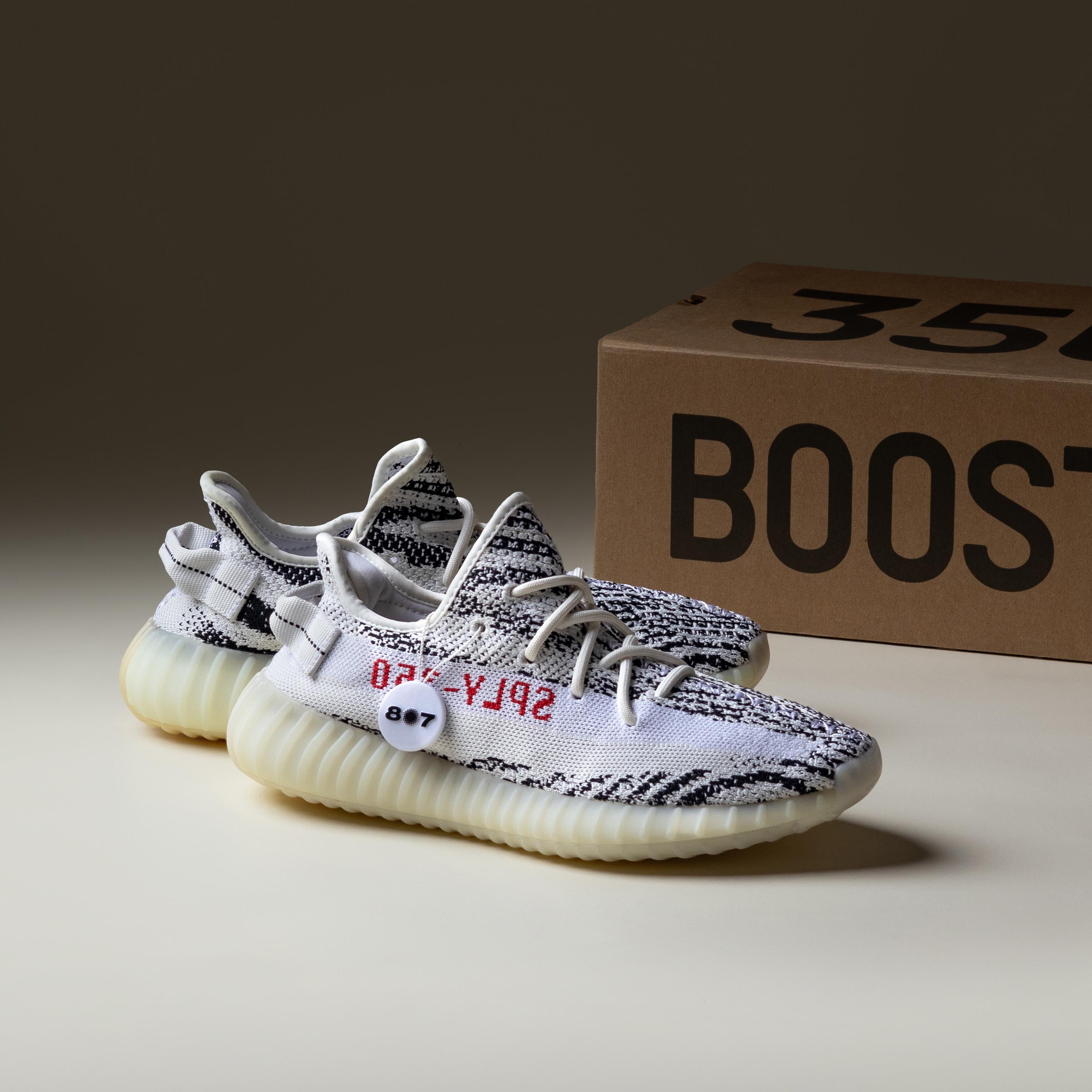 Yeezy Boost 350 V2 Zebra