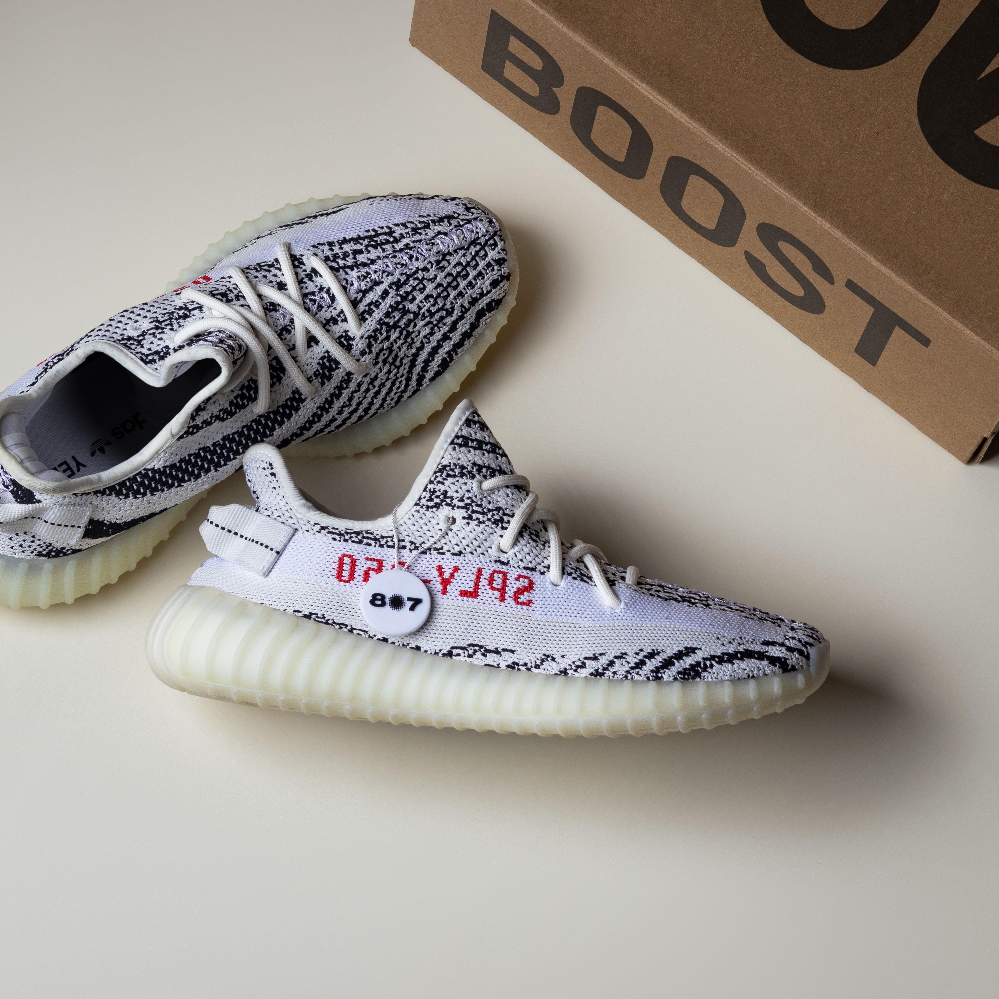 Yeezy Boost 350 V2 Zebra