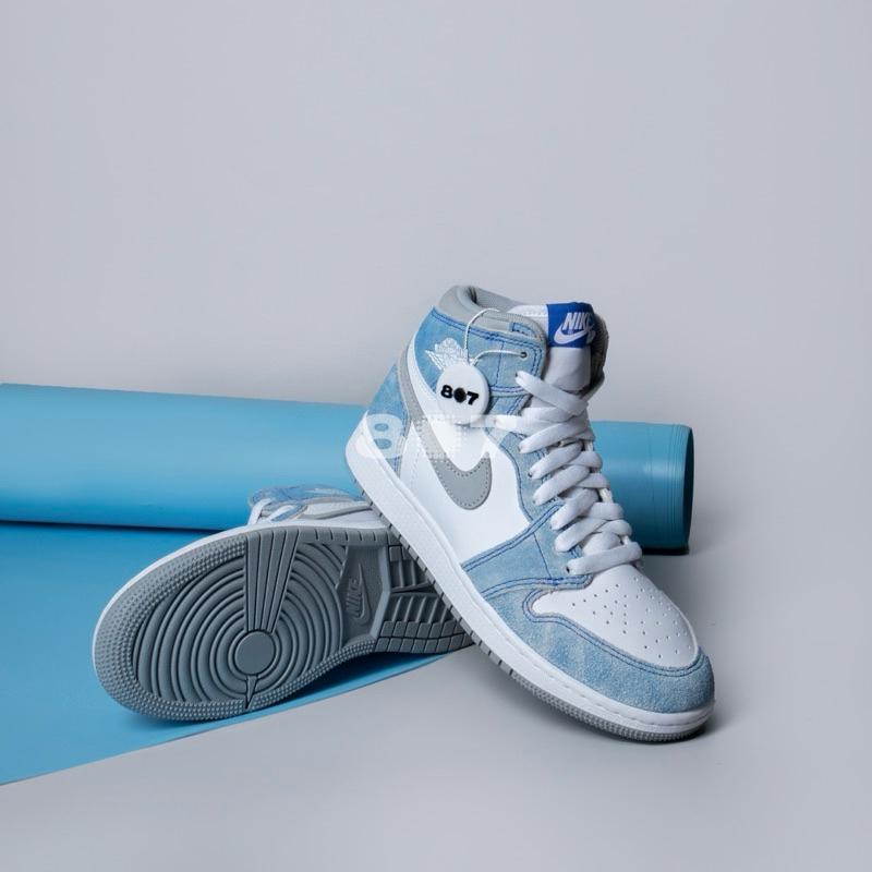 Air Jordan 1 High Hyper Royal GS Women