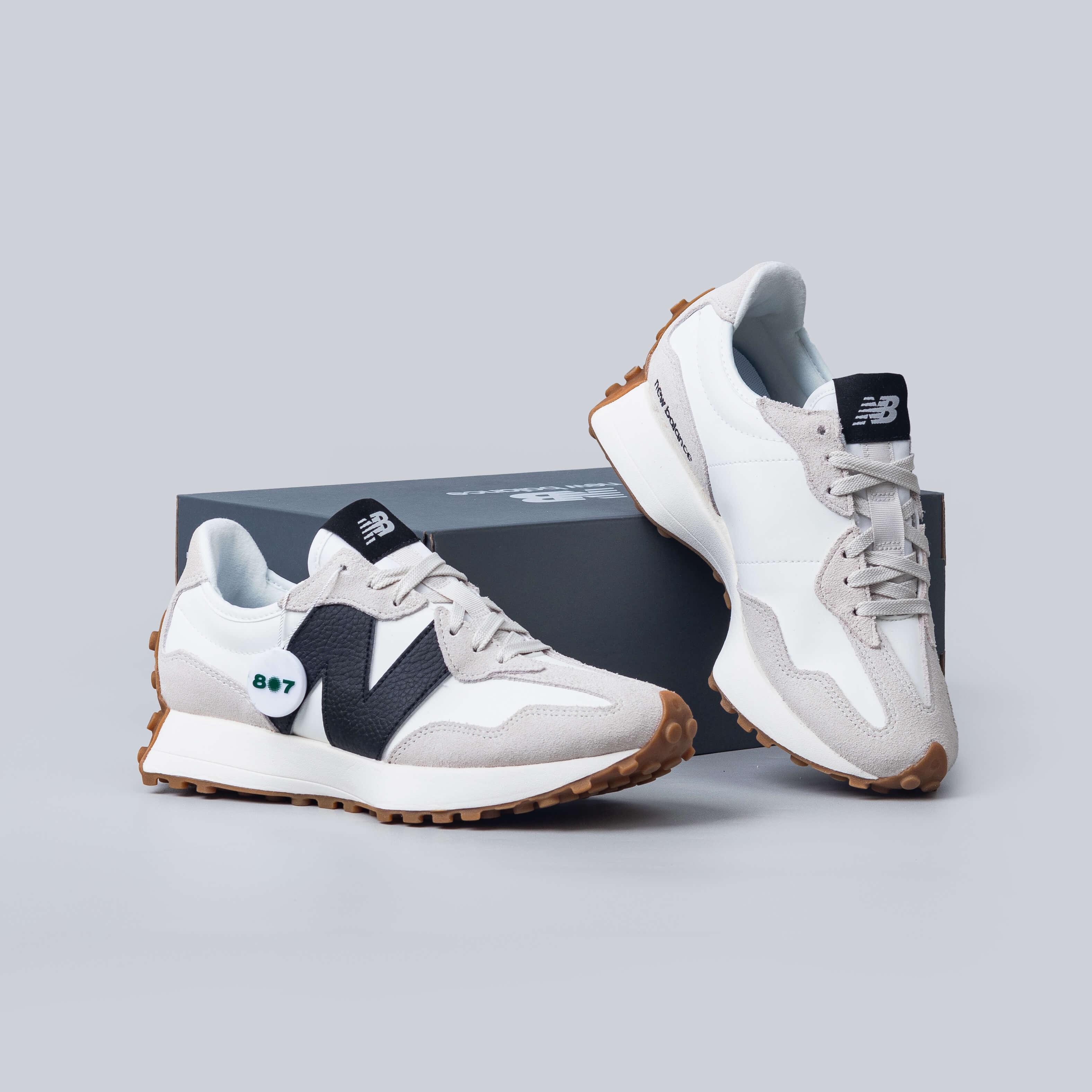 New Balance 327 Moonbeam Black Gum White