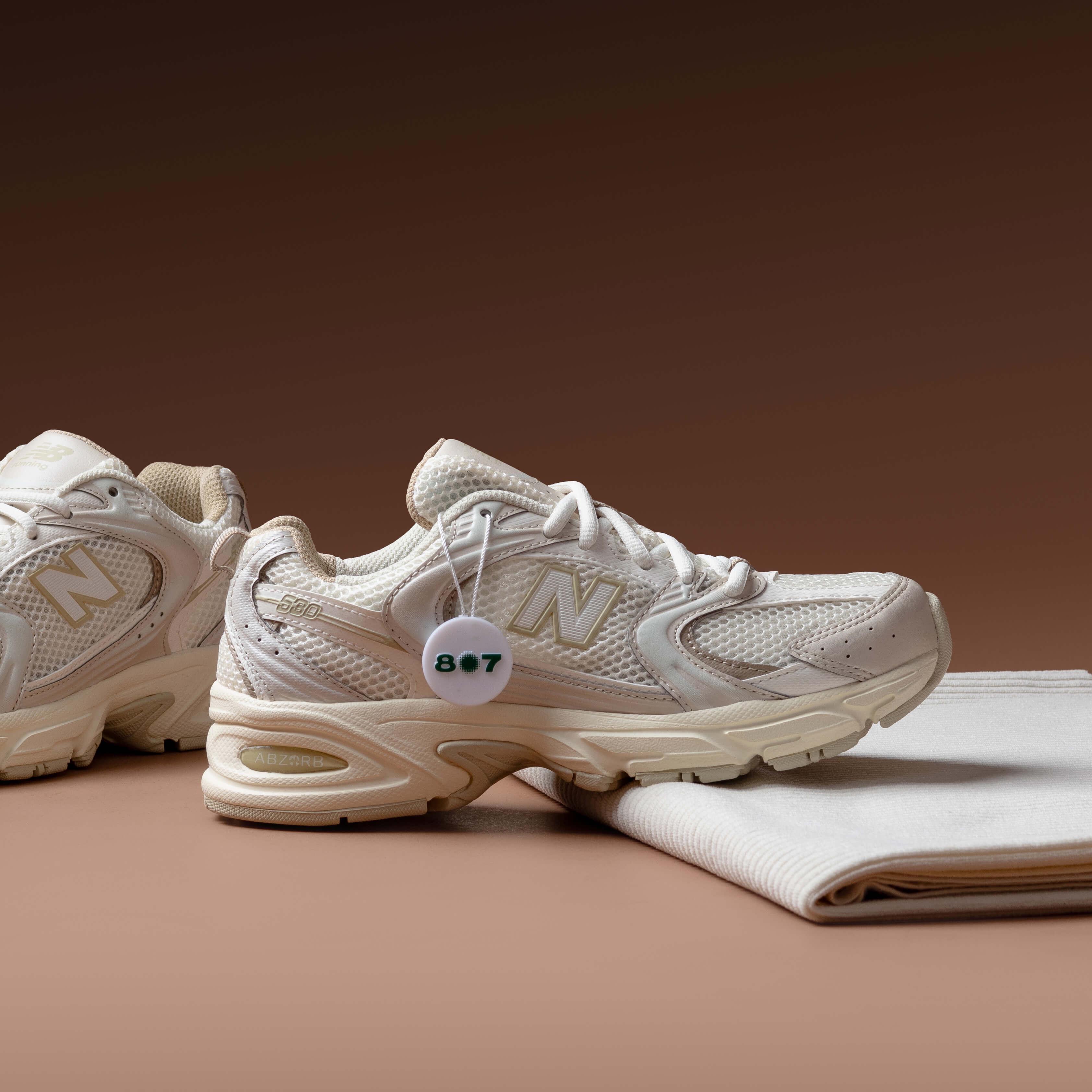 New Balance 530 Beige Angora