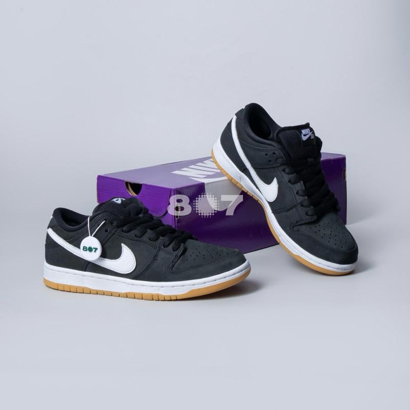 SB Dunk Low Black White Gum