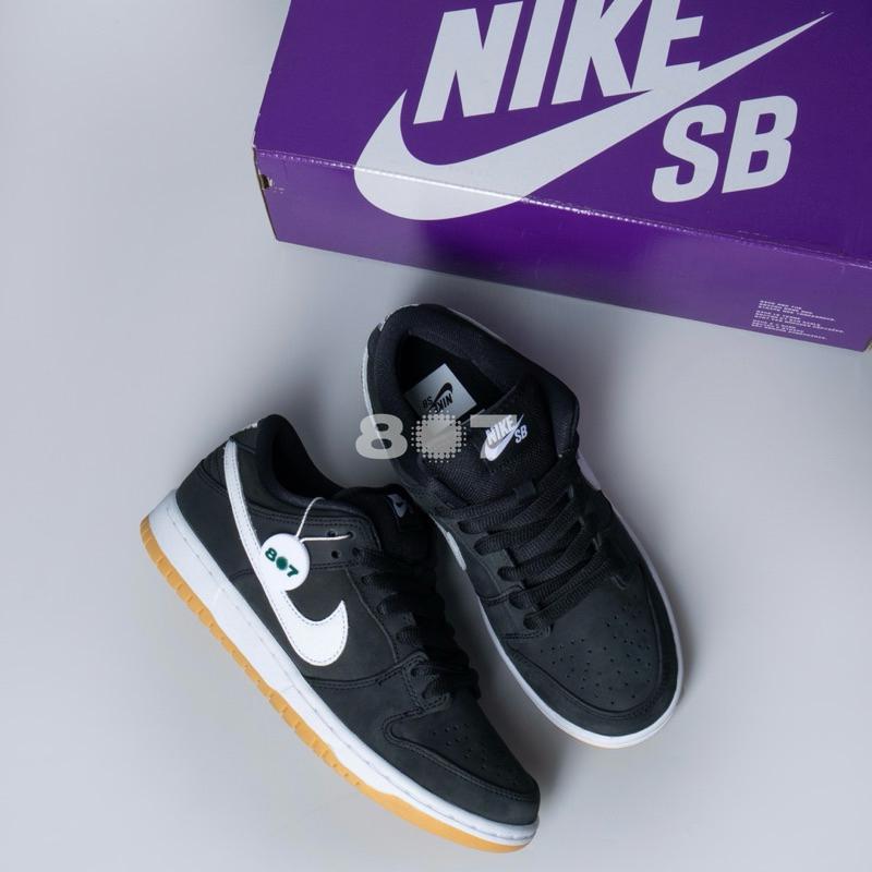 SB Dunk Low Black White Gum