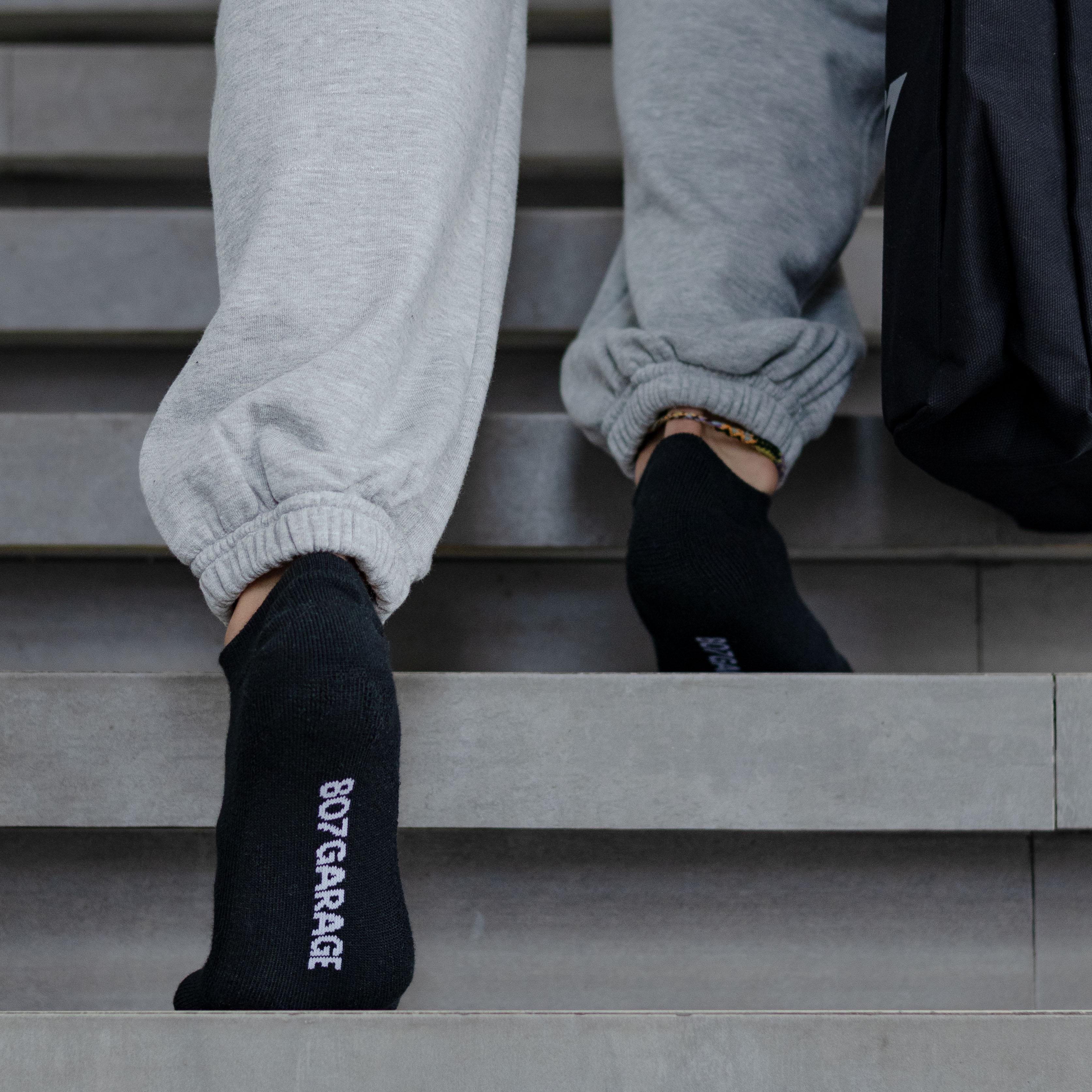 807 IDENTITY Hidden Socks Black White