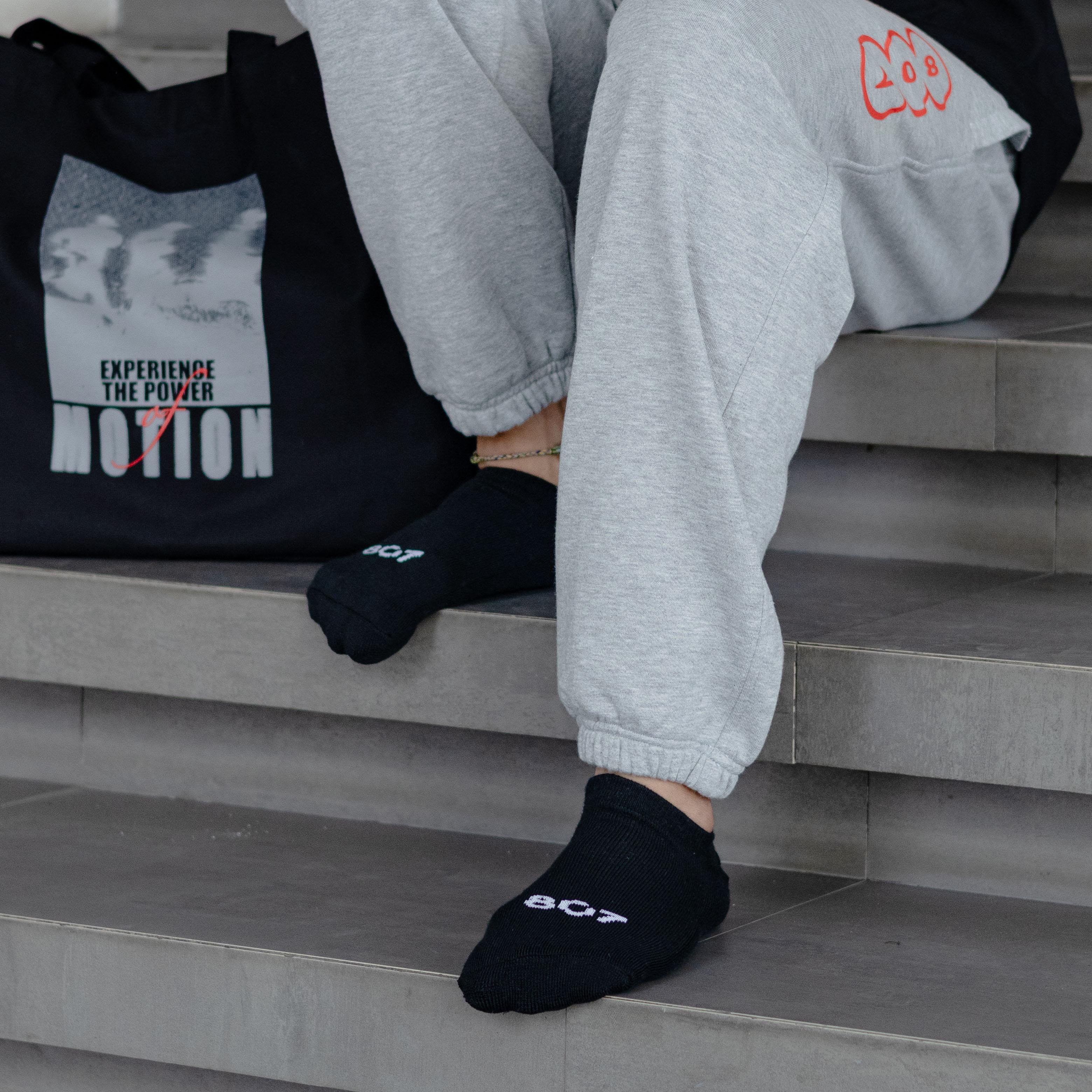 807 IDENTITY Hidden Socks Black White