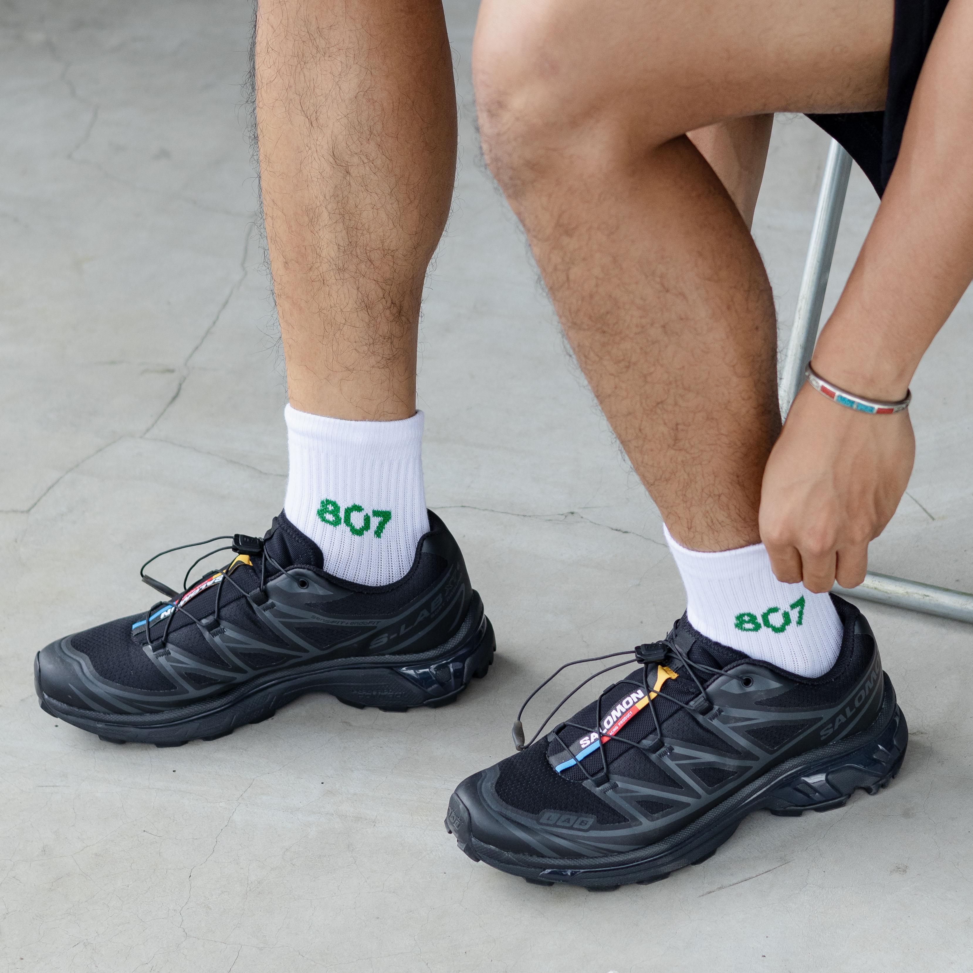 807 IDENTITY Quarter Length Socks White Green