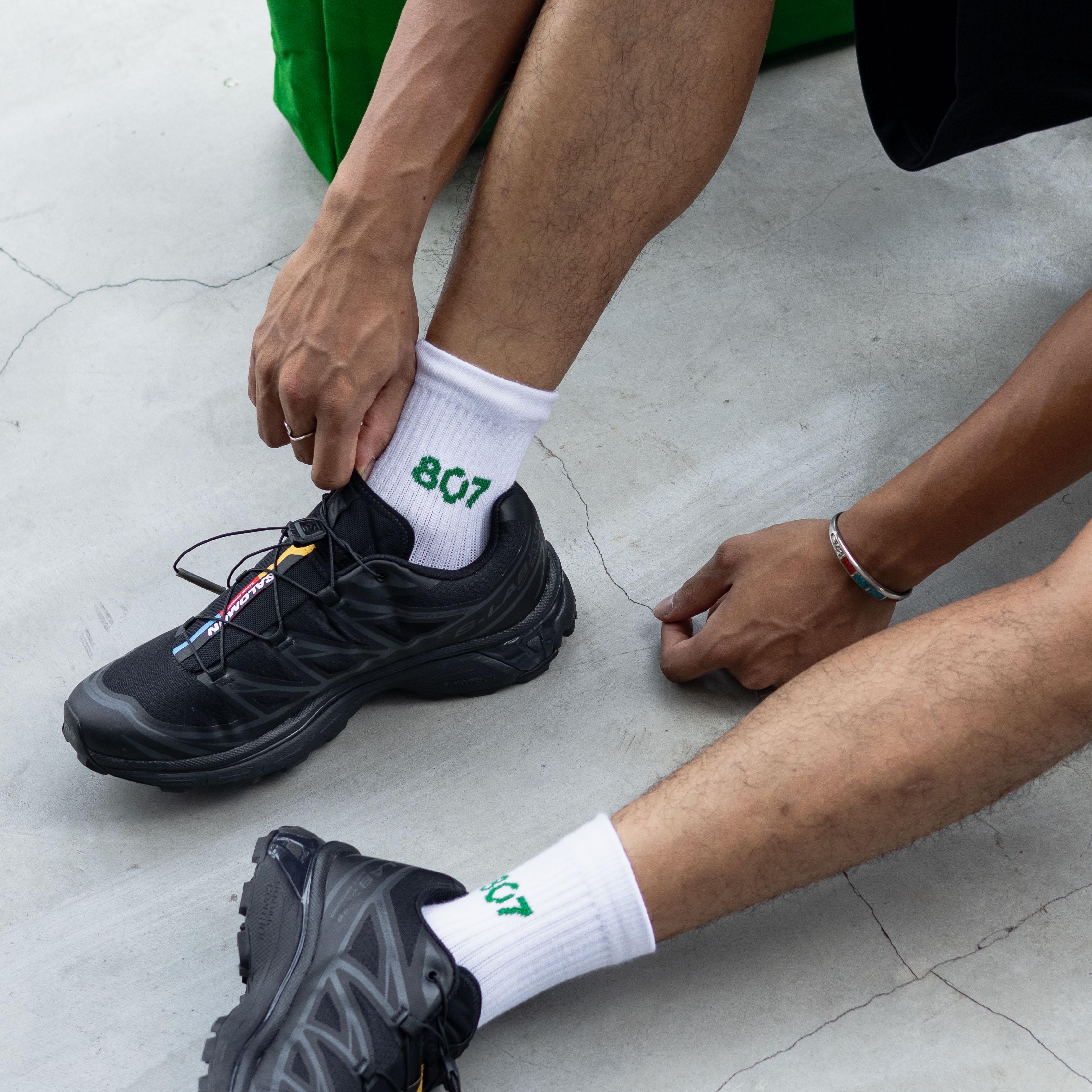 807 IDENTITY Quarter Length Socks White Green