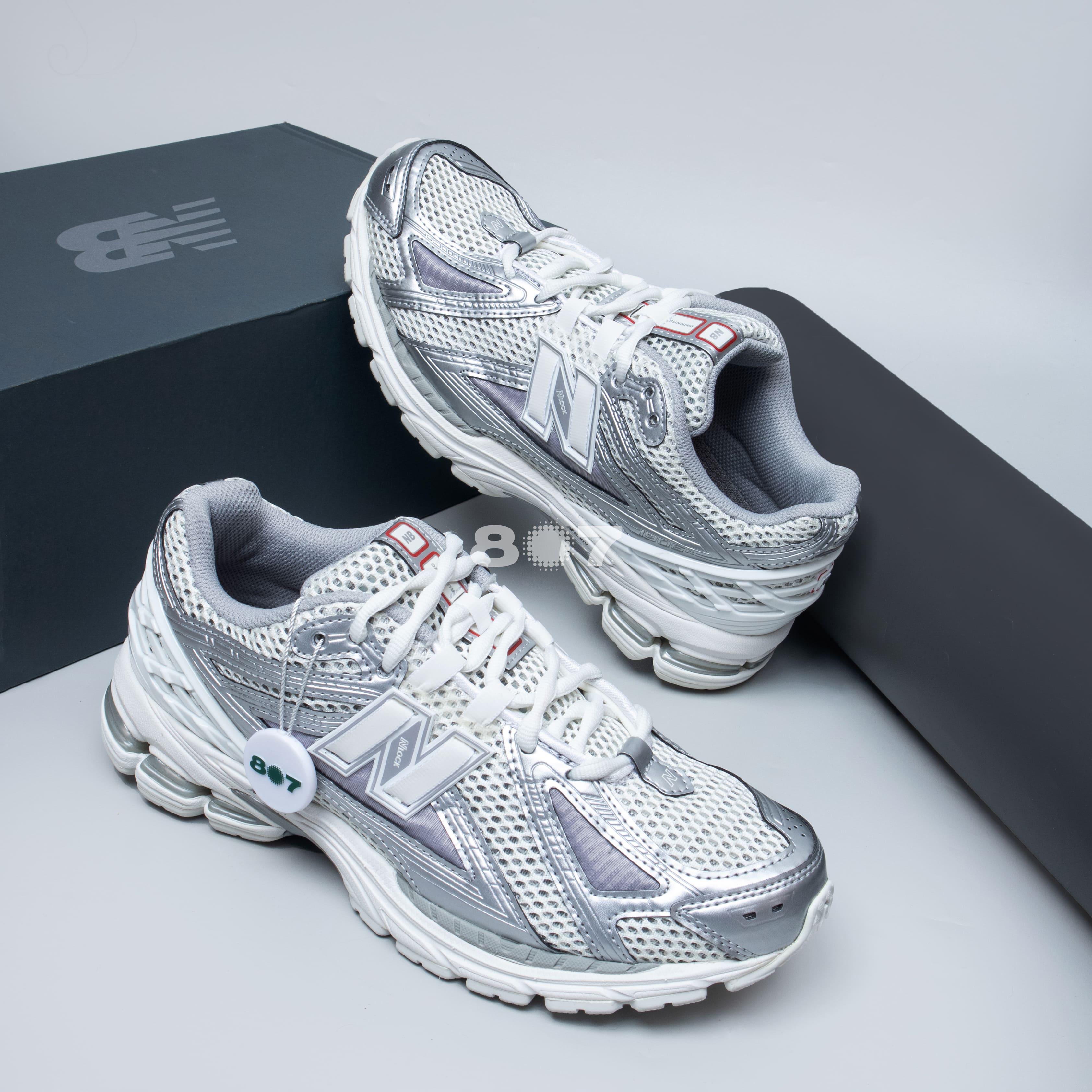 New Balance 1906R Urbancore Silver