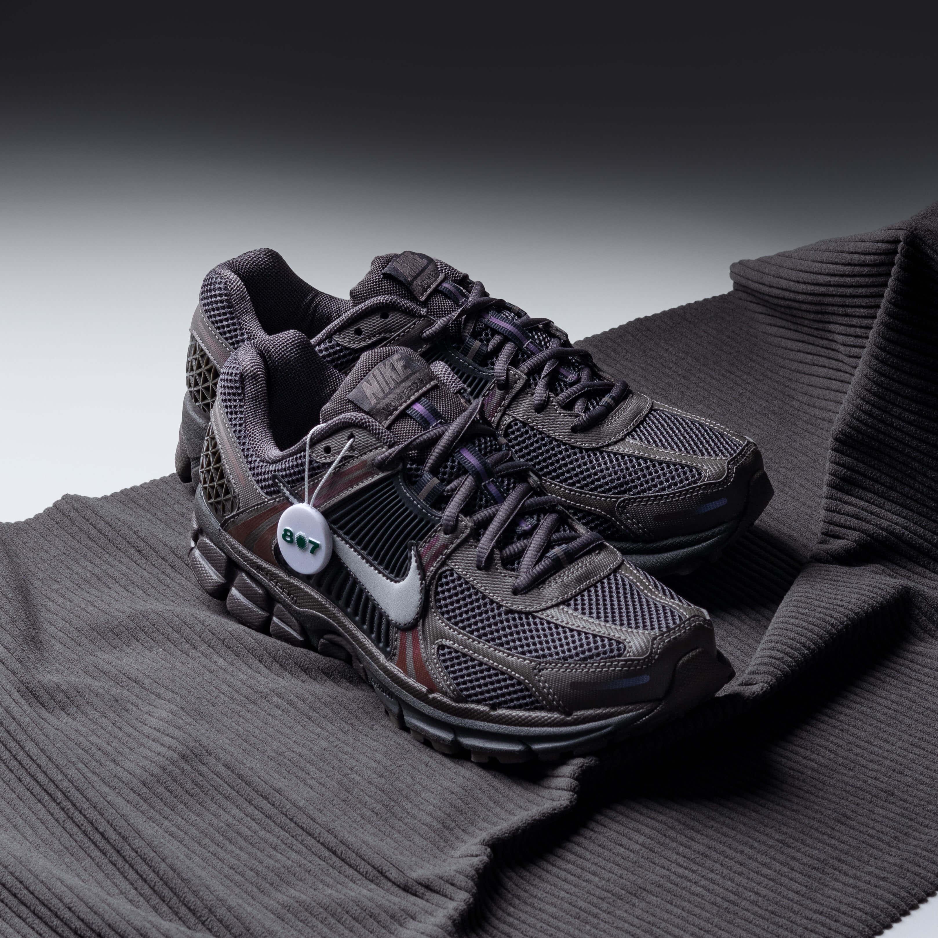 Nike Zoom Vomero 5 Cave Stone Brown
